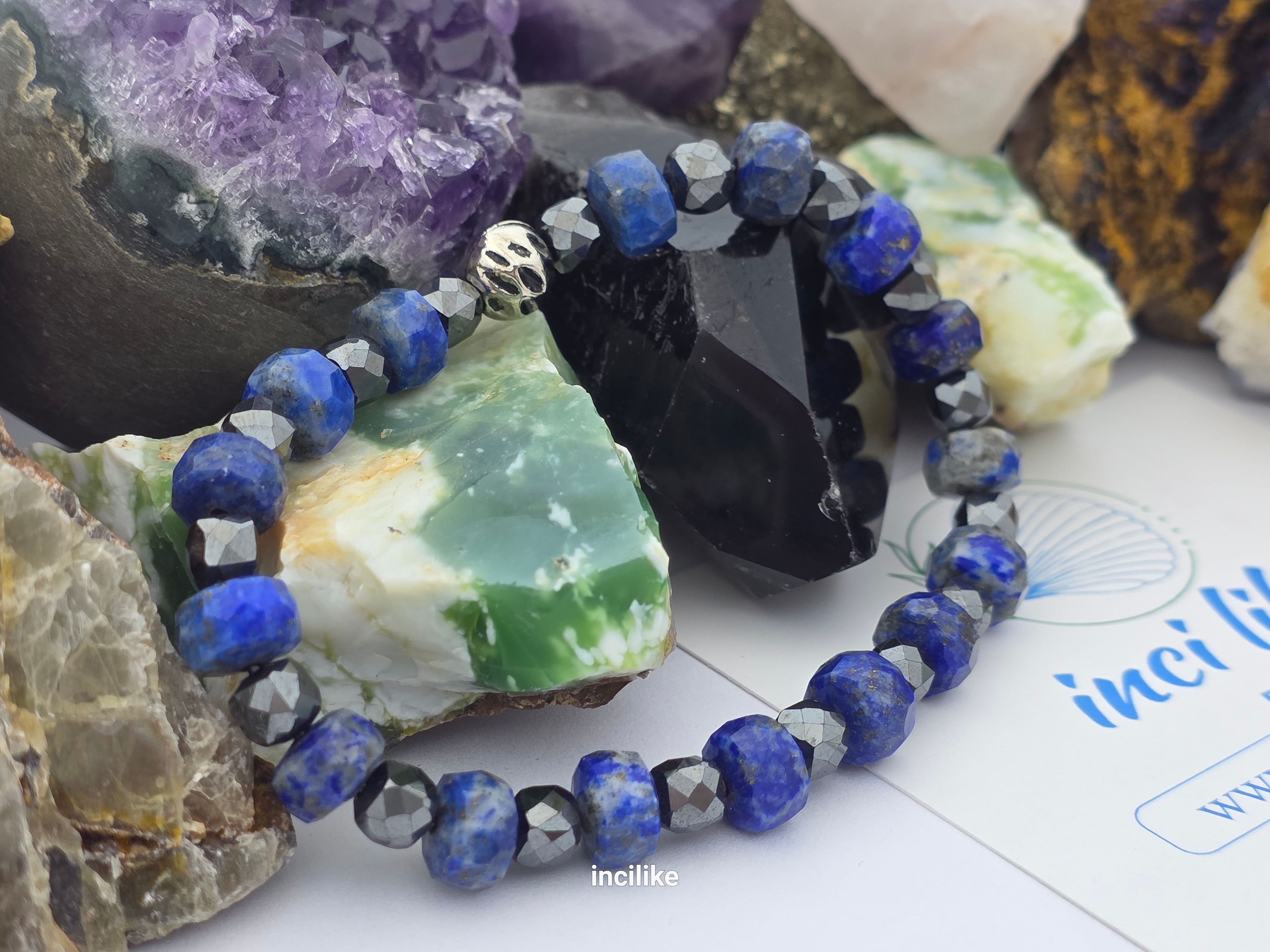İncilike Mavisi Lapis Lazuli Doğaltaş Erkek / Kadın Bileklik Küp kesim Hematitli Fasetli Kesim 8 mm 