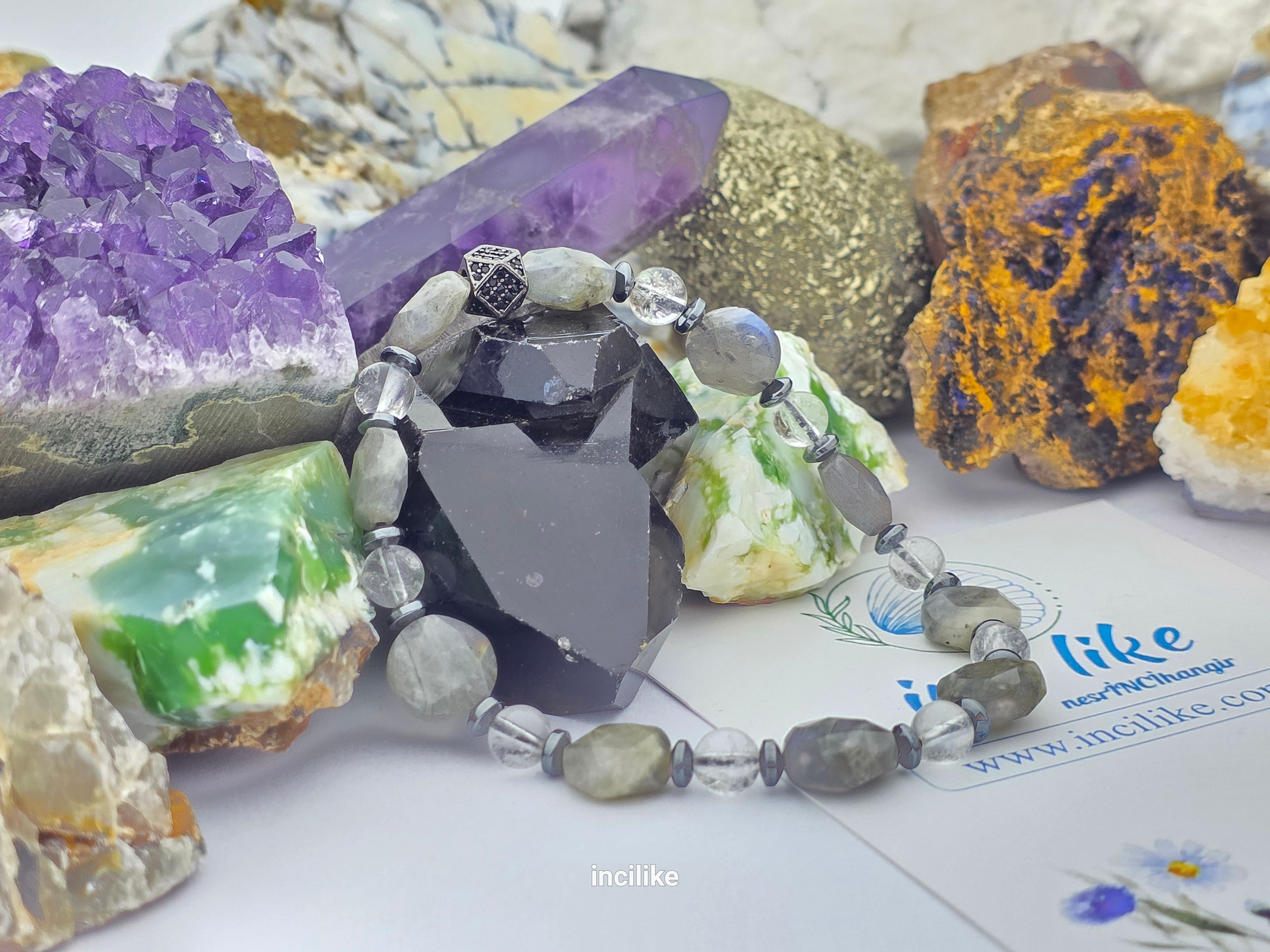 İncilike Labradorit ( Koruyucu Kalkan) Kristal Kuvars (6 mm)  ve Hematit Doğaltaşlı Pul kesim Kadın / Erkek Bileklik 