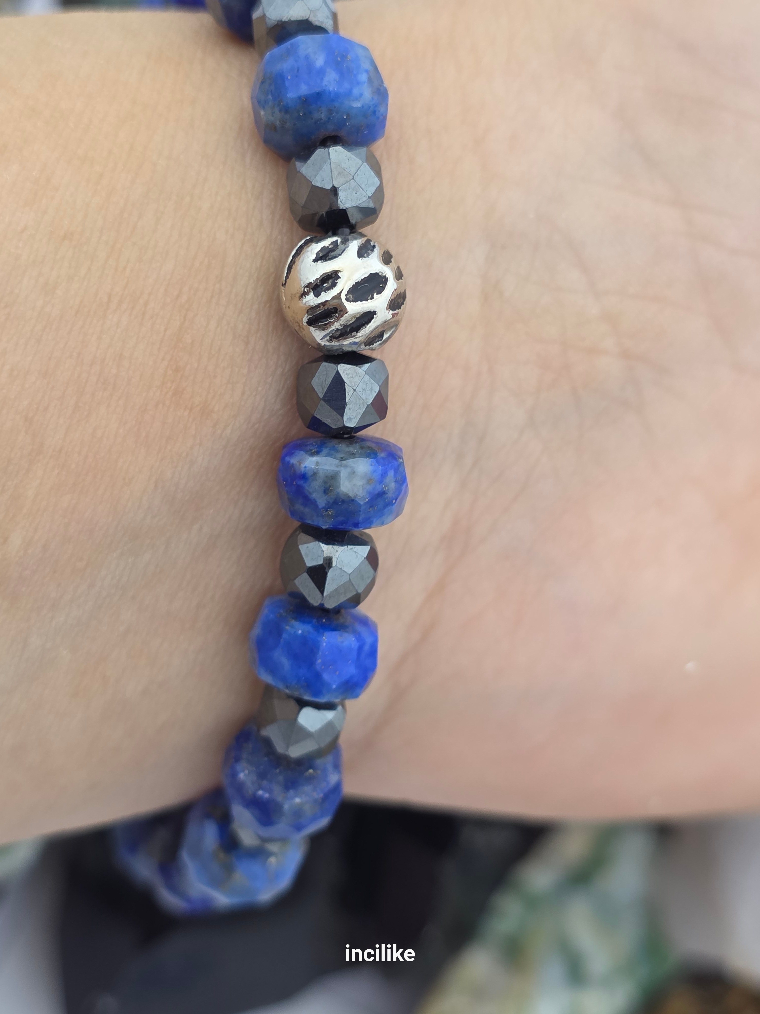 İncilike Mavisi Lapis Lazuli Doğaltaş Erkek / Kadın Bileklik Küp kesim Hematitli Fasetli Kesim 8 mm 