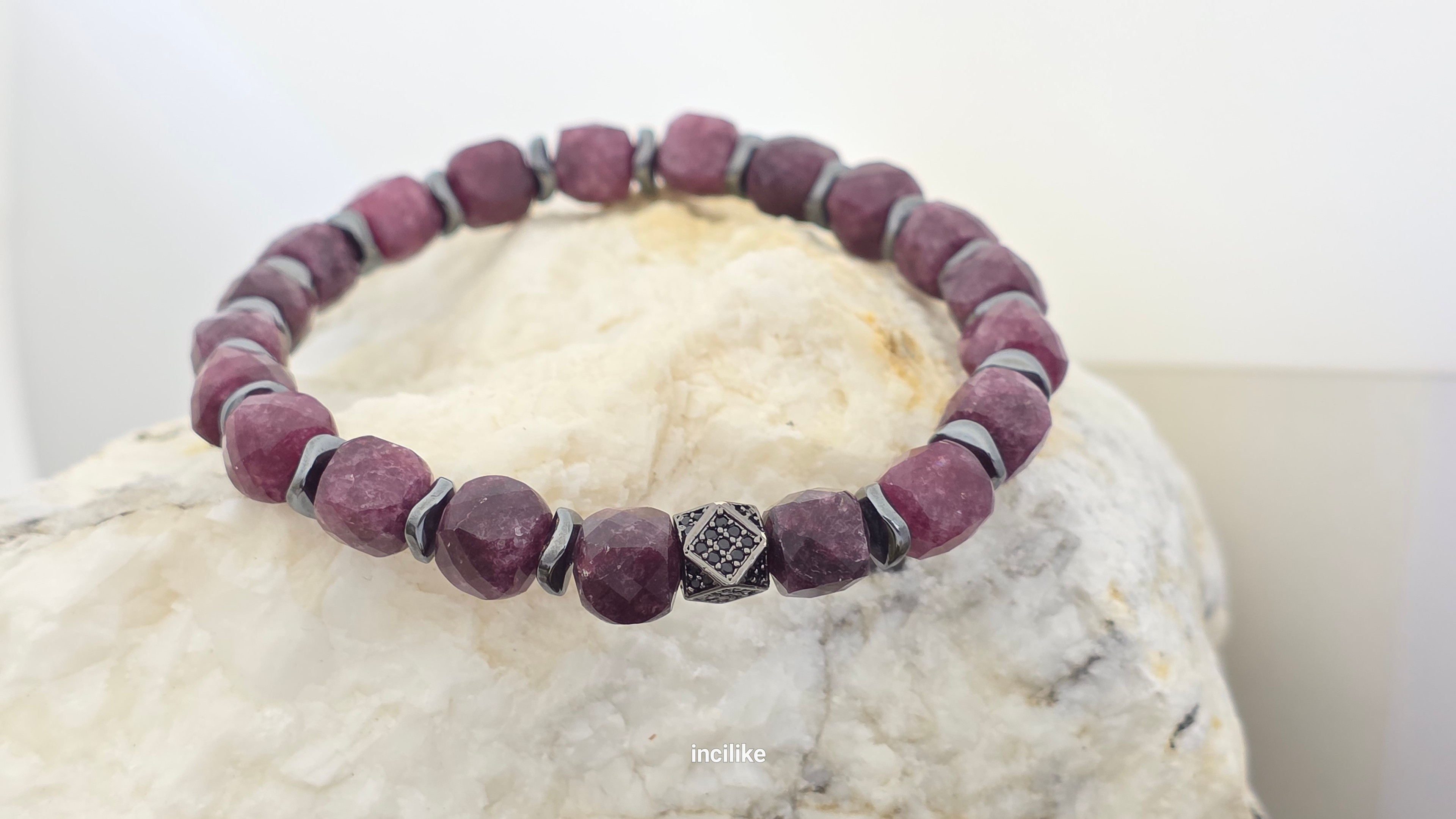 İncilike Lal ( garnet) Fasetli Küp Kesim Doğaltaş Erkek Bileklik 8 mm