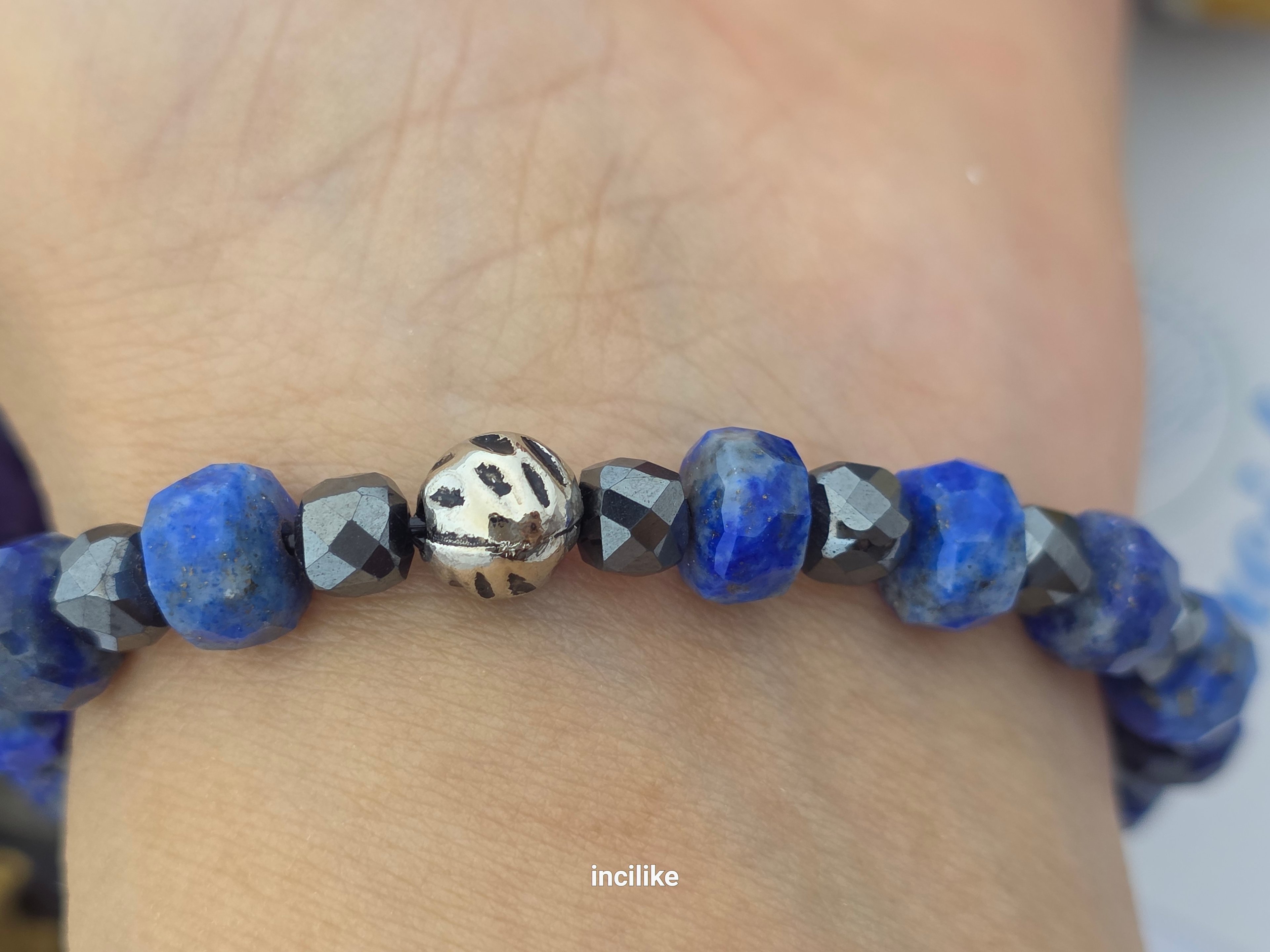 İncilike Mavisi Lapis Lazuli Doğaltaş Erkek / Kadın Bileklik Küp kesim Hematitli Fasetli Kesim 8 mm 