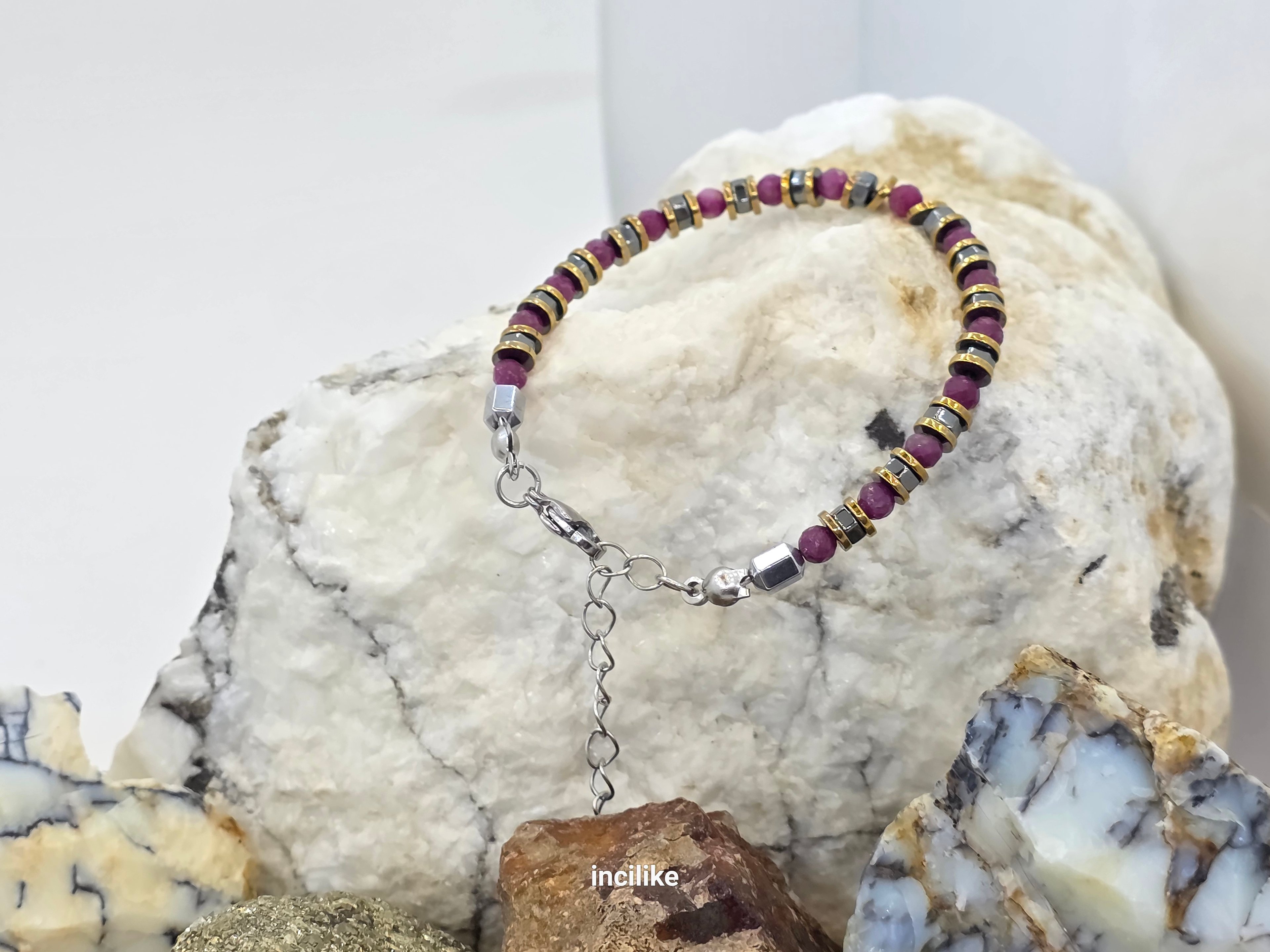 İncilike Yakut Hematit Doğaltaş 4 mm Çelik aparatlı bileklik