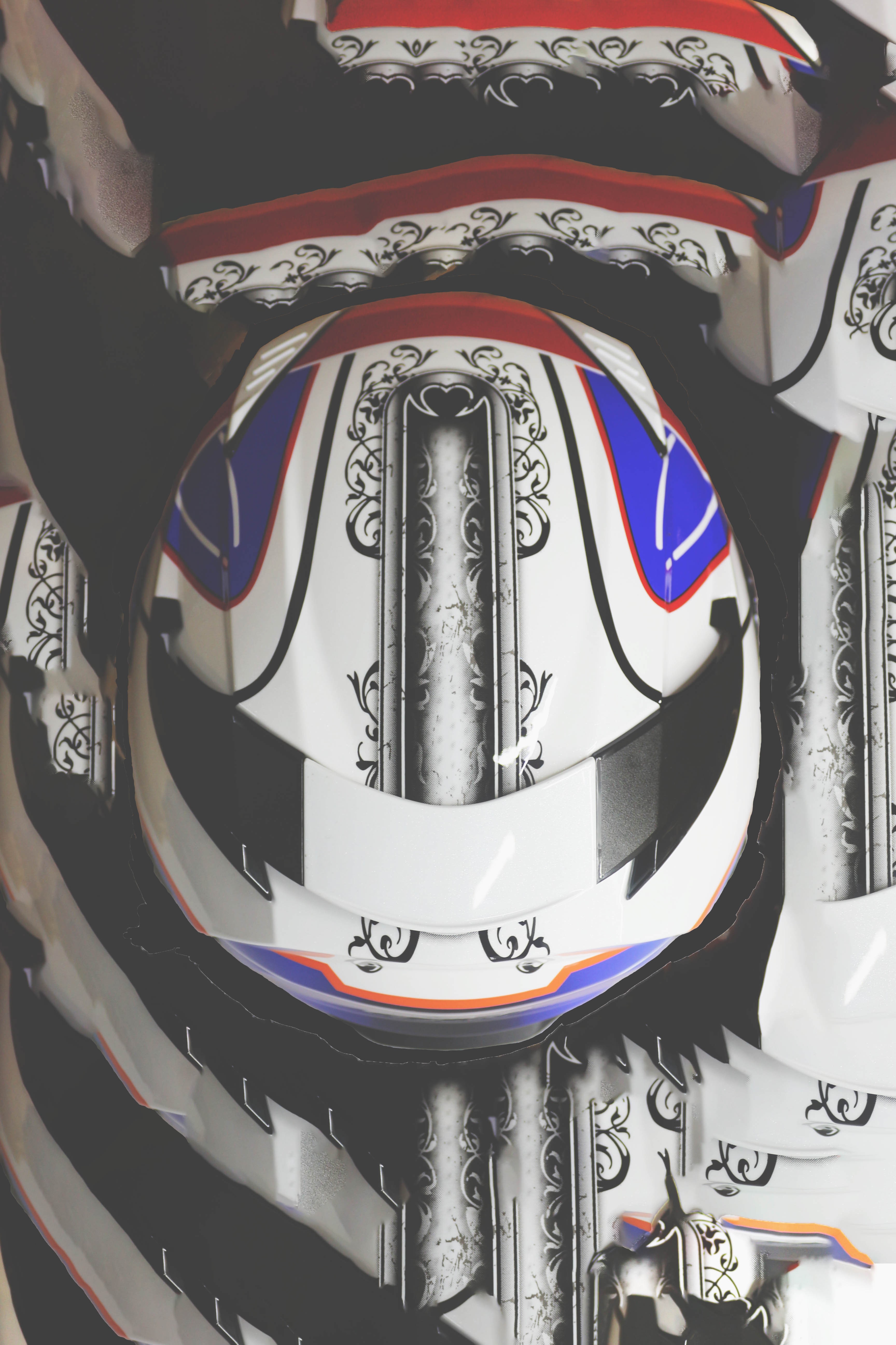 CHALLANGER ÜST SEGMENT PROFESYONEL FULLFACE KAPALI MOTOSİKLET KASKI GÜNEŞ GÖZLÜKLÜ MH HELMETS