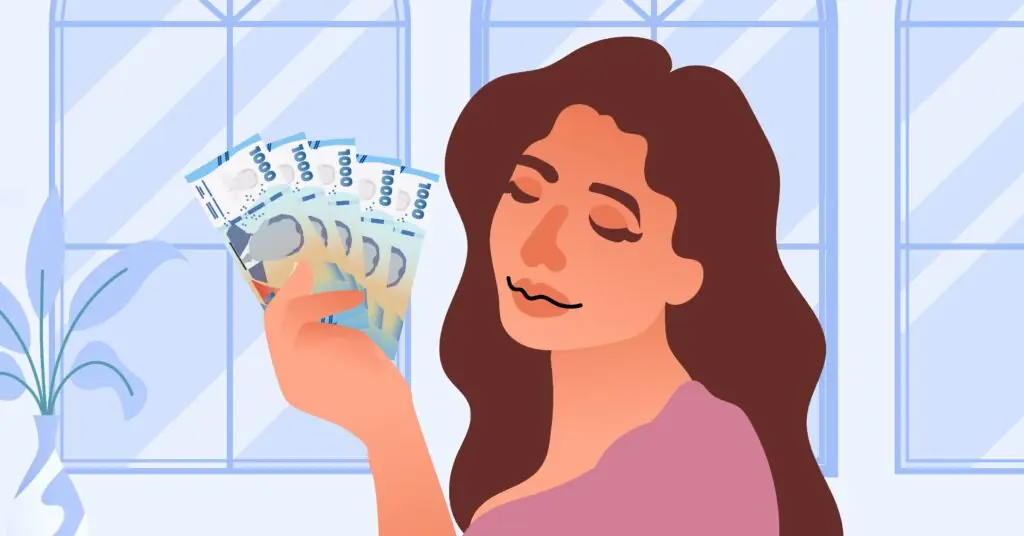 Sevgililer Günü'nde harcama yapmadığı için parasının cebinde kalmasına sevinen, elinde banknotlar tutan kadın.