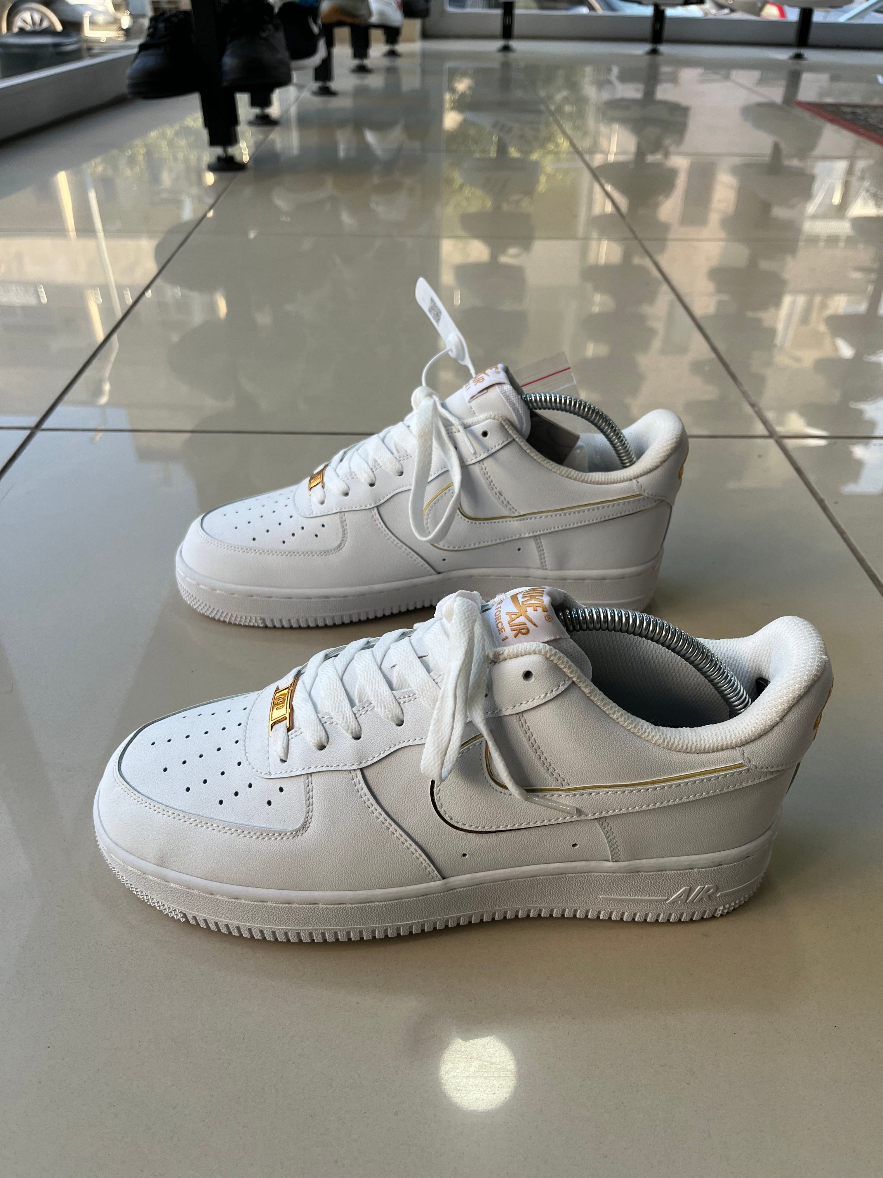 Nike Air Force 1 Whit/ Gold