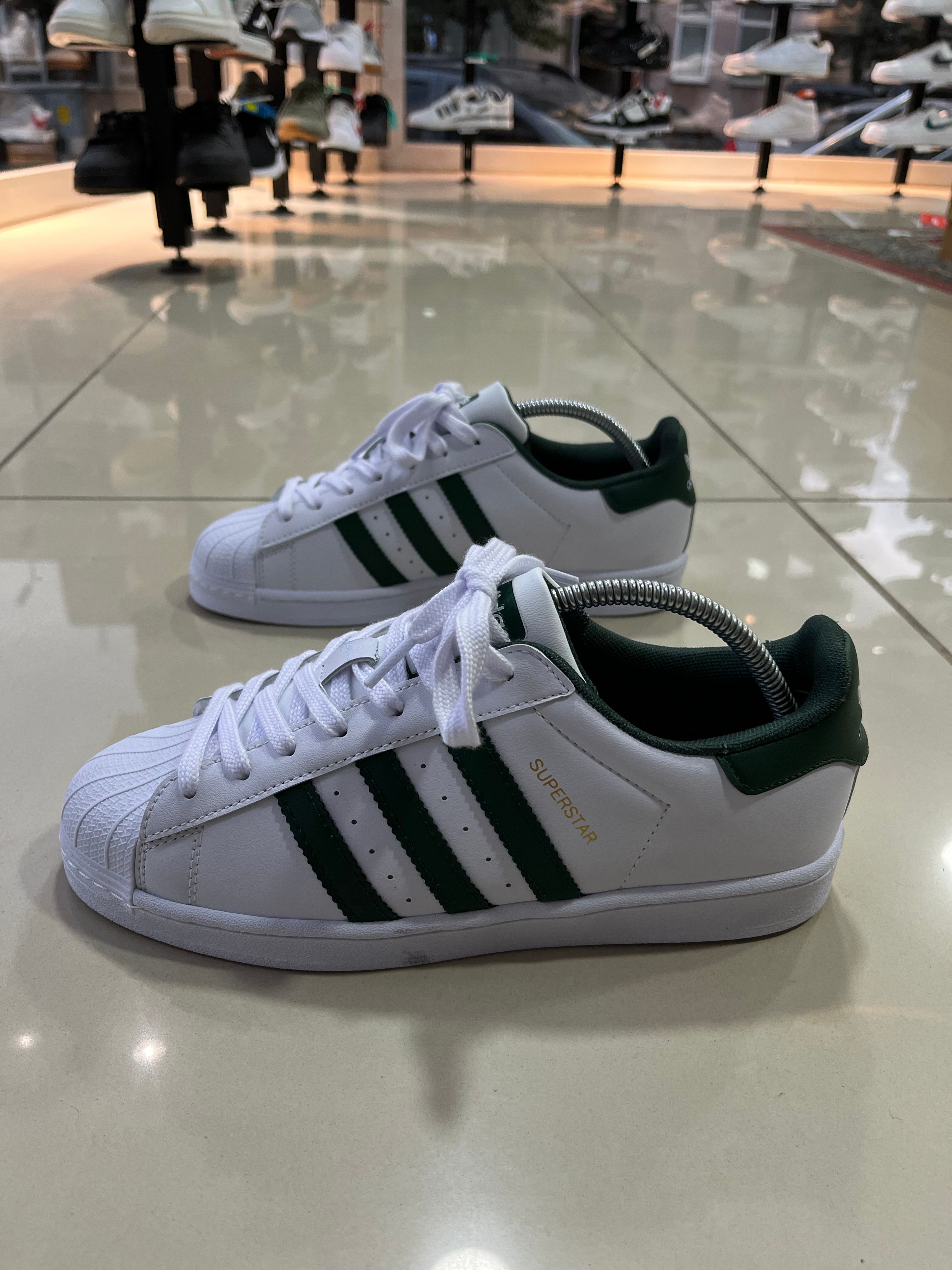 Adidas Superstar