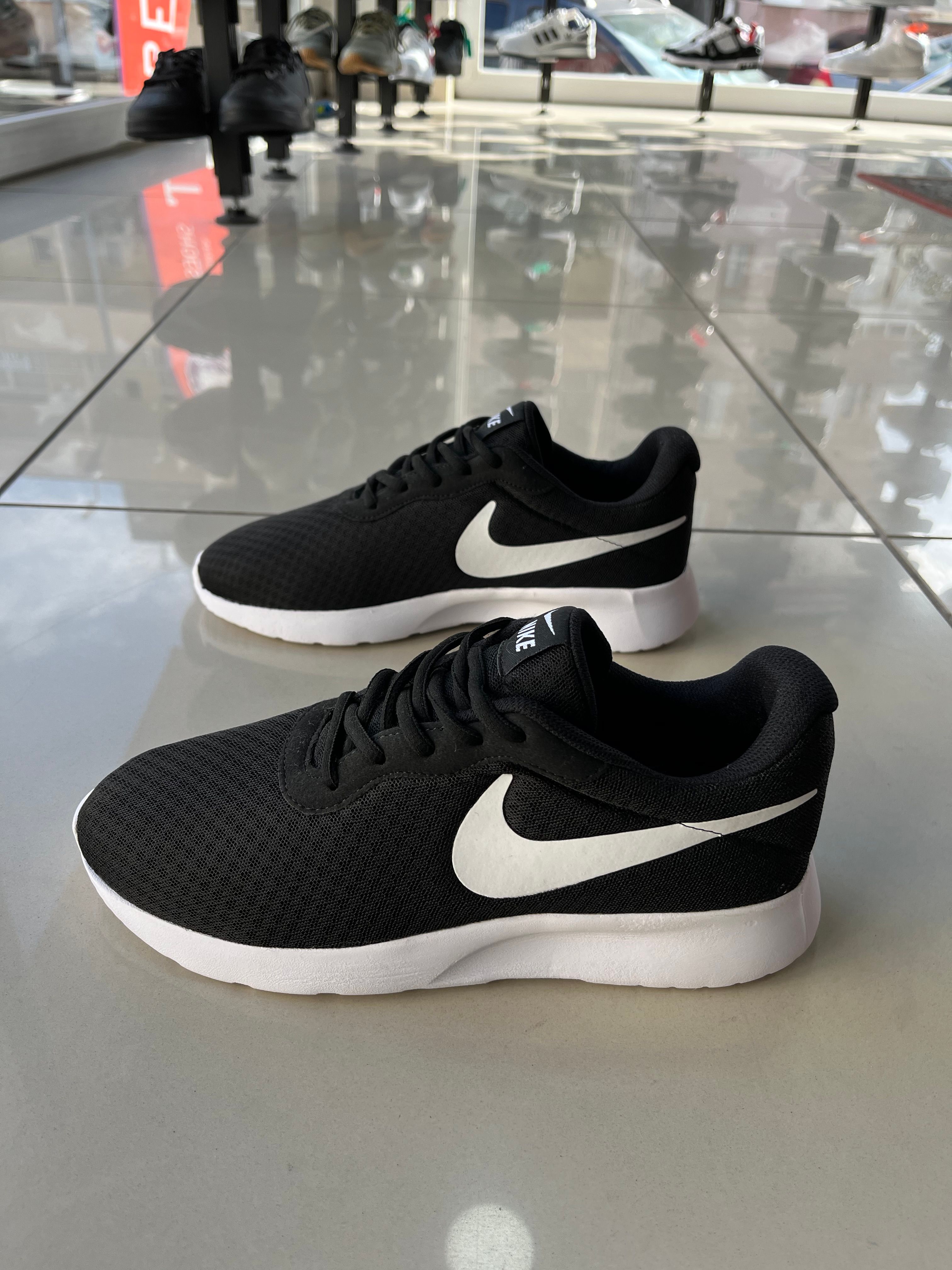 Nike Tanjun Siyah/Beyaz