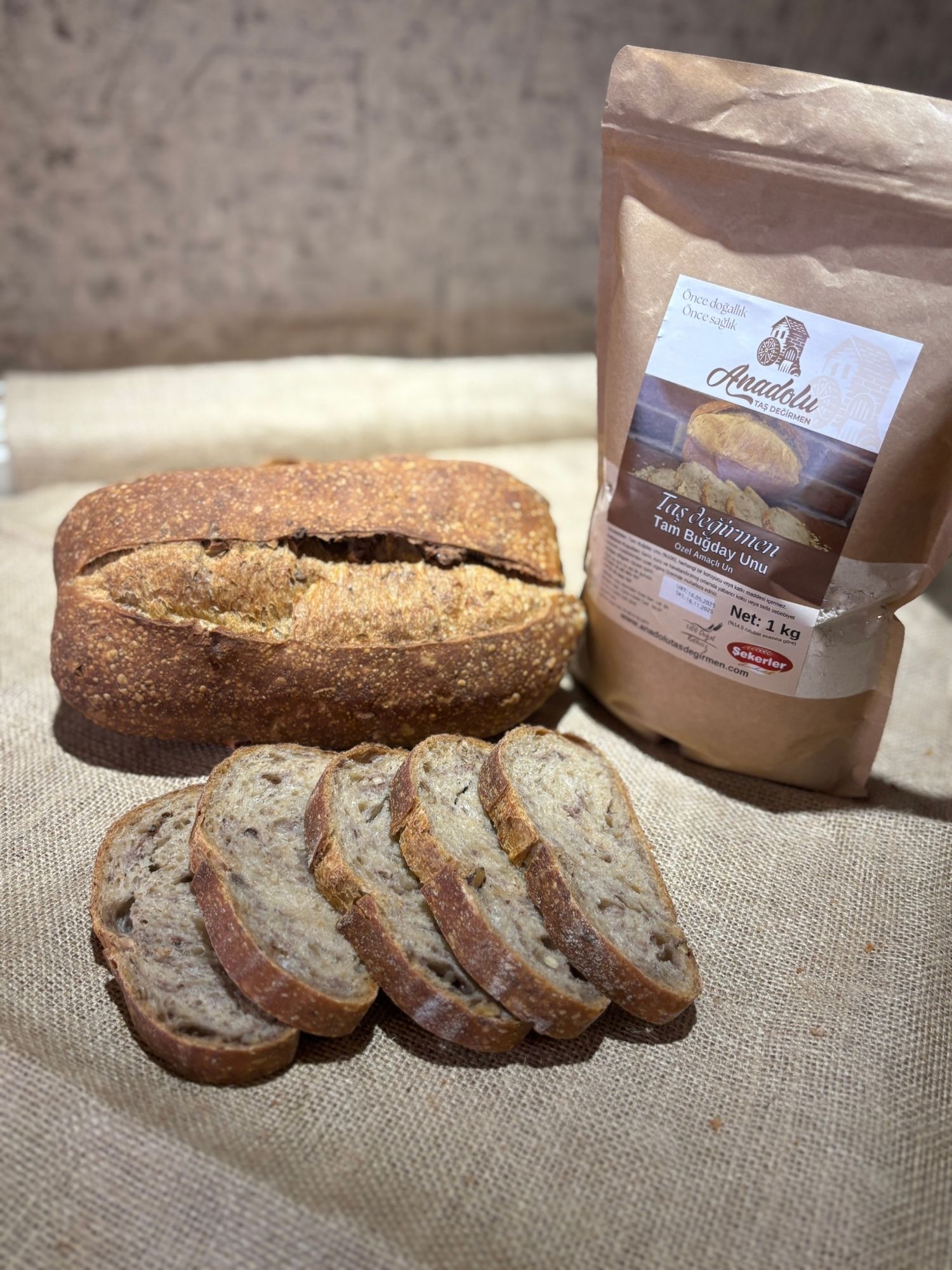 Ekşi Mayalı Cevizli Tam Buğday Ekmeği (500 gr.)
