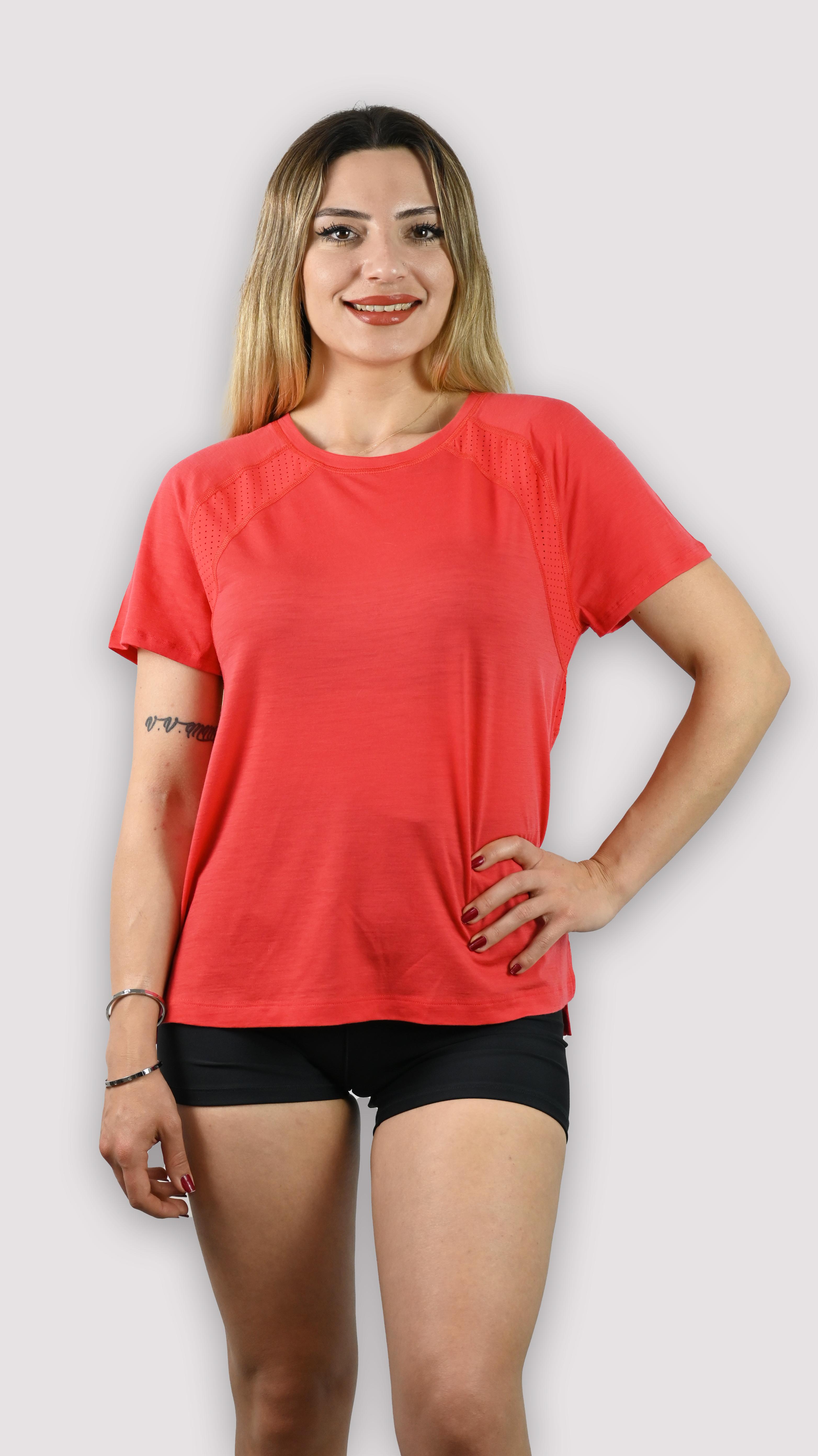 Sweaty Betty Narçiçeği Tişört