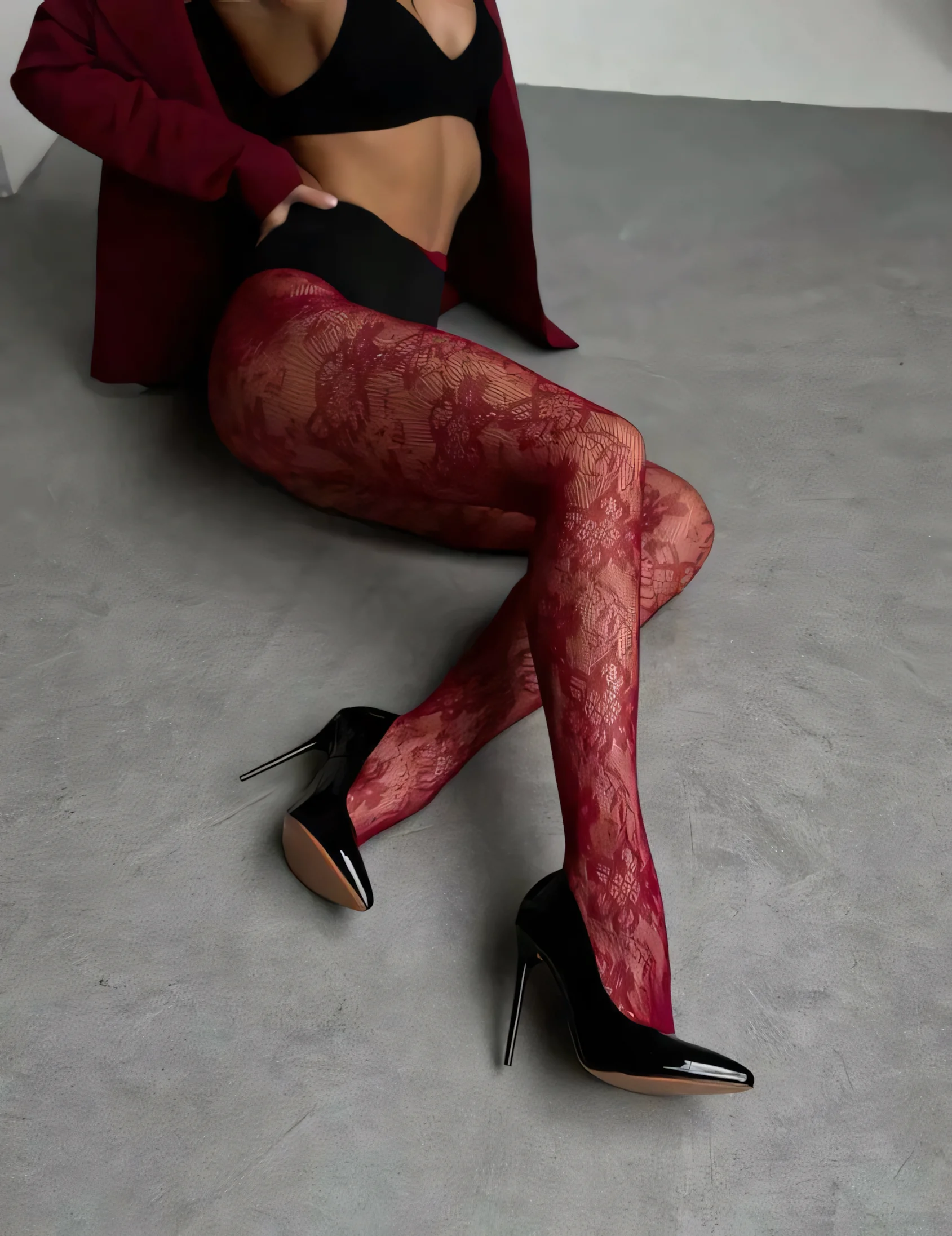 Bordo Çiçek Desenli File Külotlu Çorap