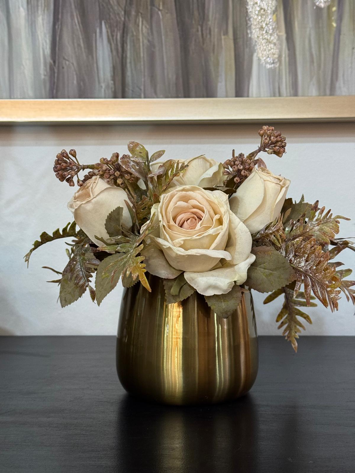 Eskitme Cezve Vazoda Yapay Çiçek Aranjman 