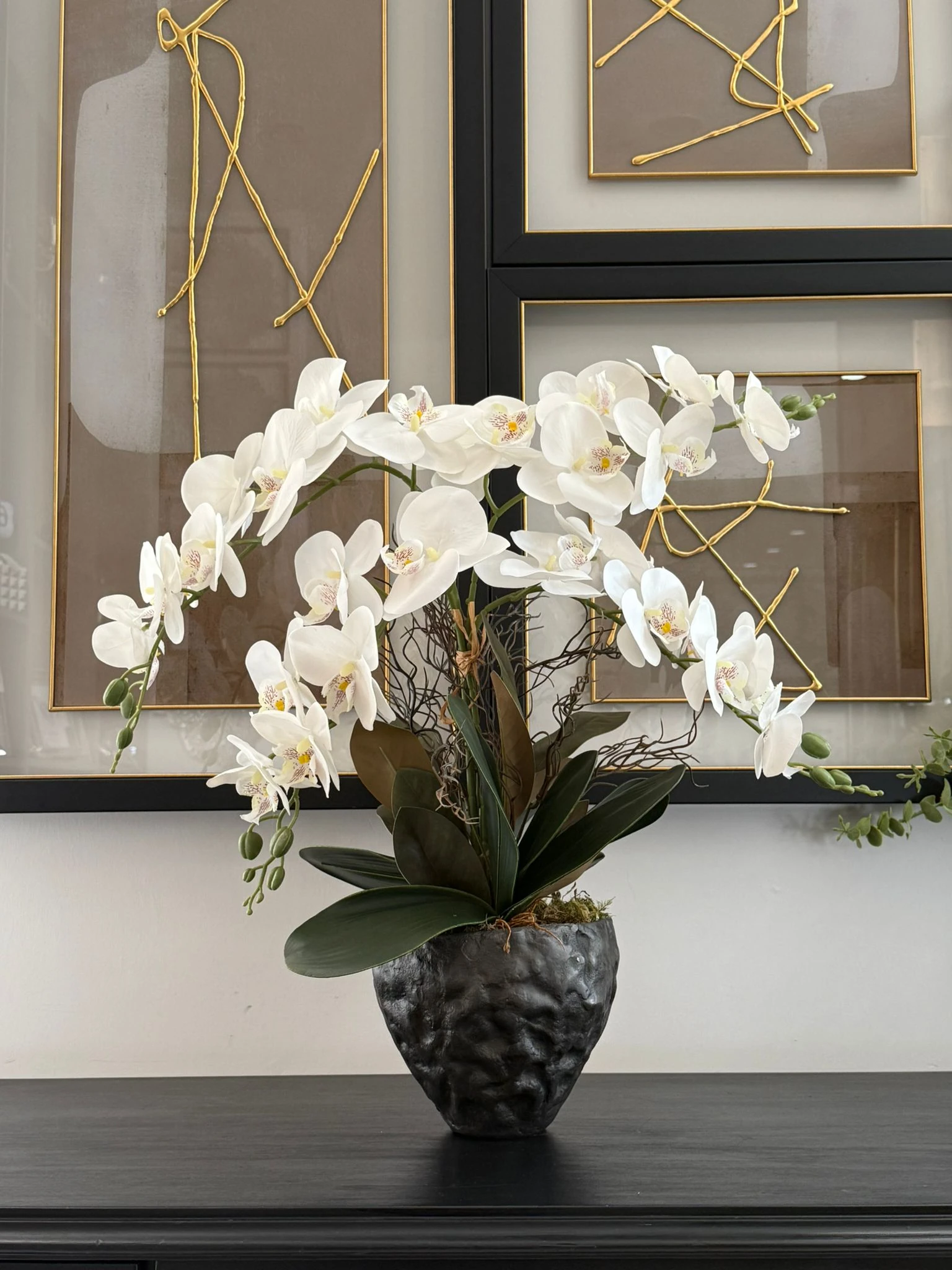 İthal Döküm Siyah Vazoda 4 Dal Islak Orkide Aranjmanı 