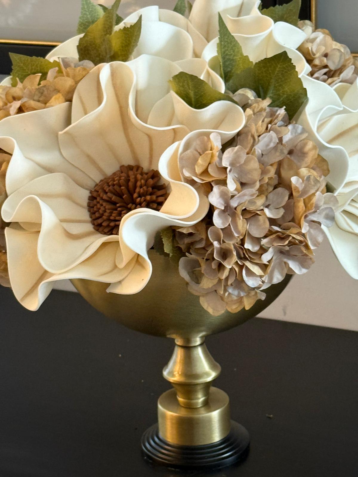 Eskitme Ayaklı Vazoda Lateks Ortanca Çiçek Aranjman 