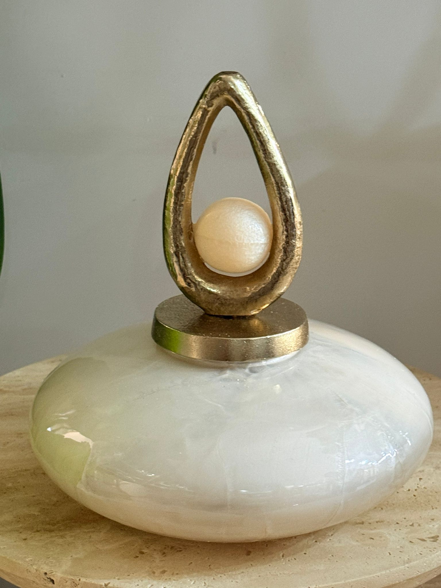 Krem Gold İnci Dekorlu Küp 