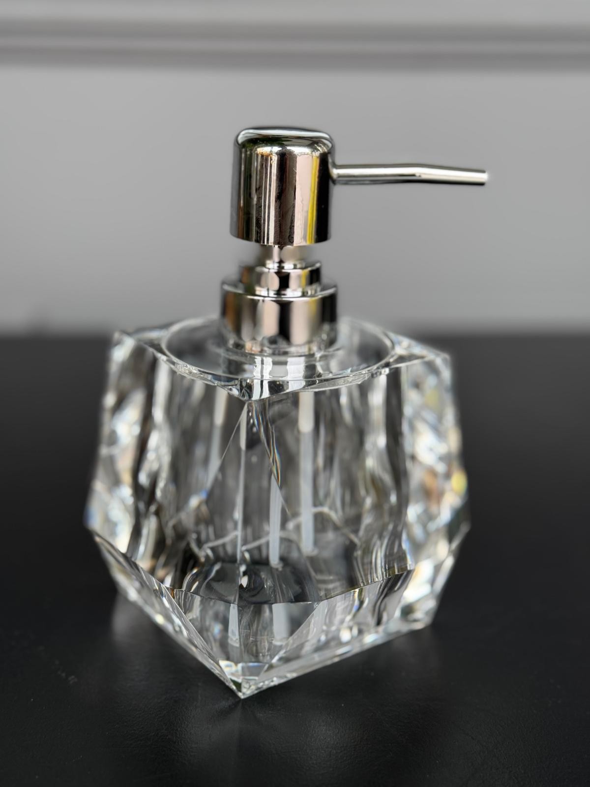 Şeffaf  Akrilik Sabunluk 15cm