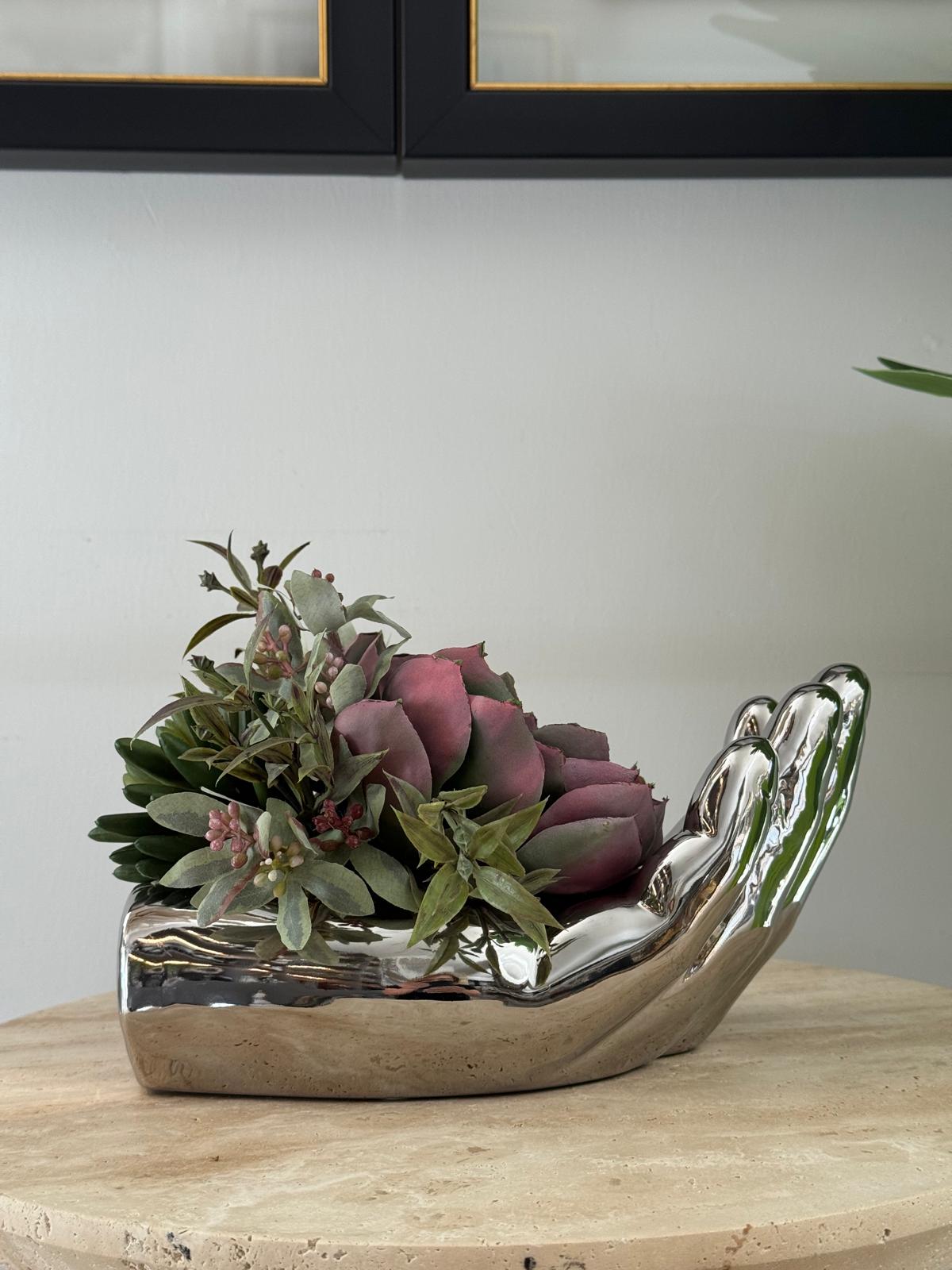 Gümüş El Vazoda Sukulent Çiçek Aranjmanı