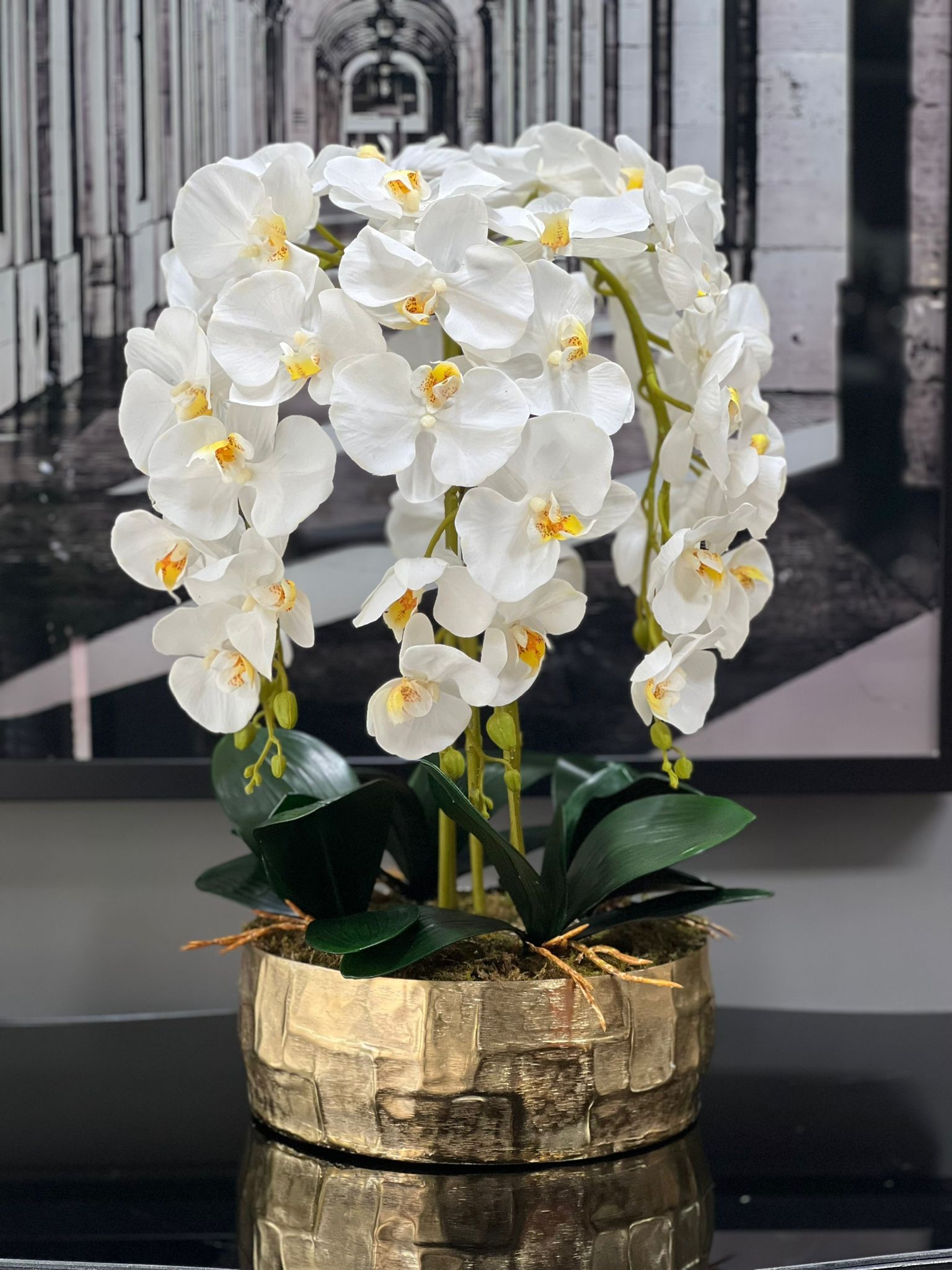 60 cm İthal Gold Vazoda Beyaz Luxury Islak Orkide Aranjmanı