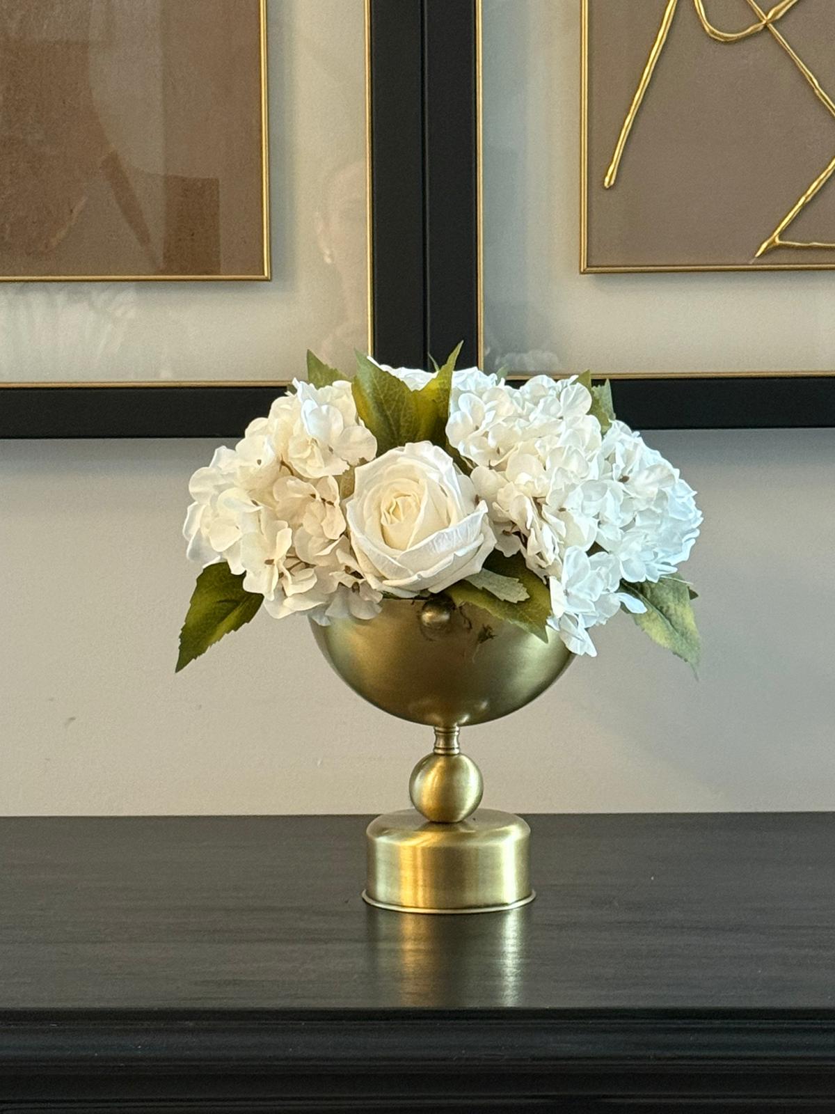 Eskitme Ayakl ıVazoda  Yapay Çiçek Aranjman 