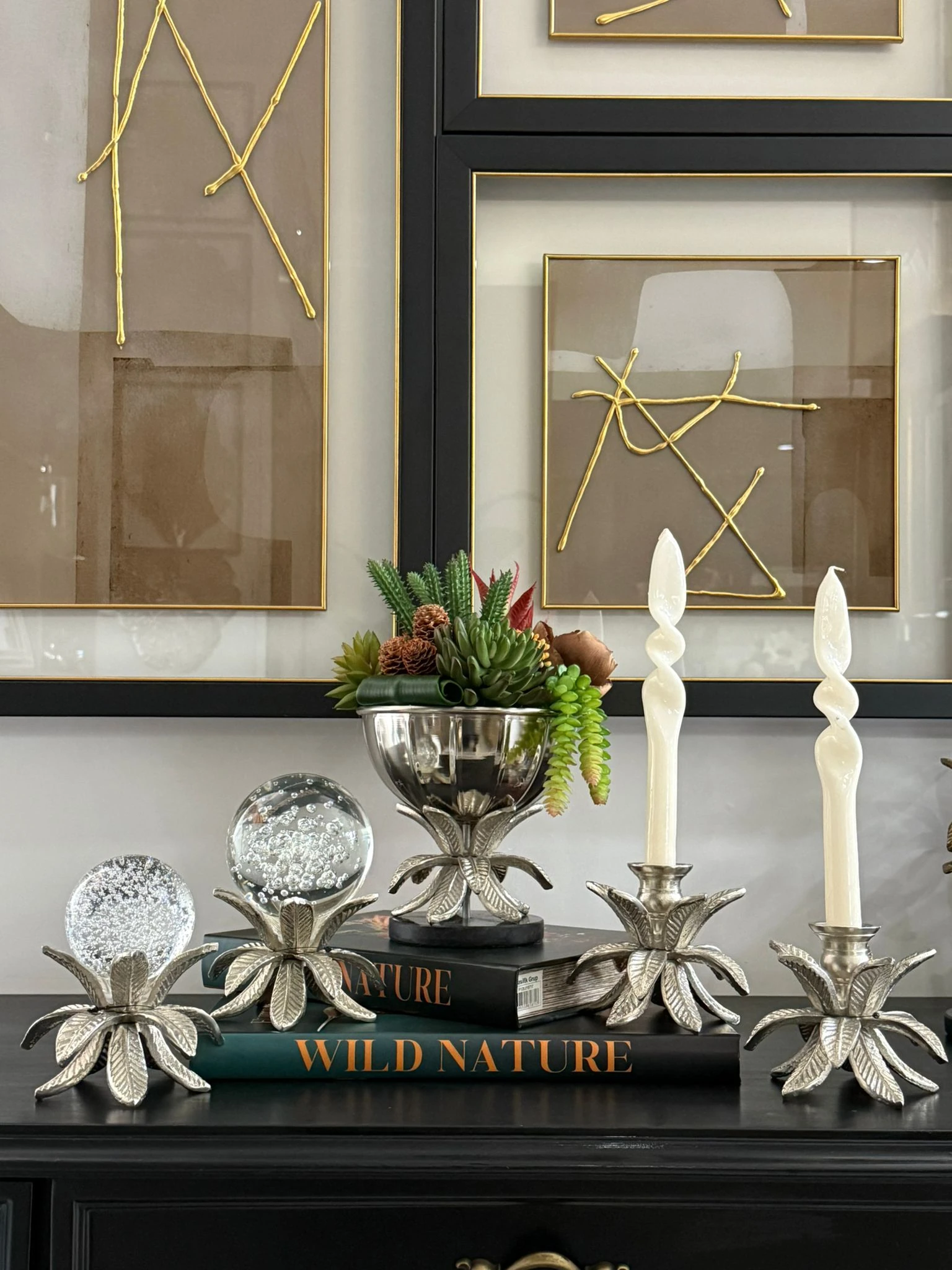 Gümüş Döküm İthal Çiçek Ayaklı Vazoda Sukulent Çiçek Aranjman 