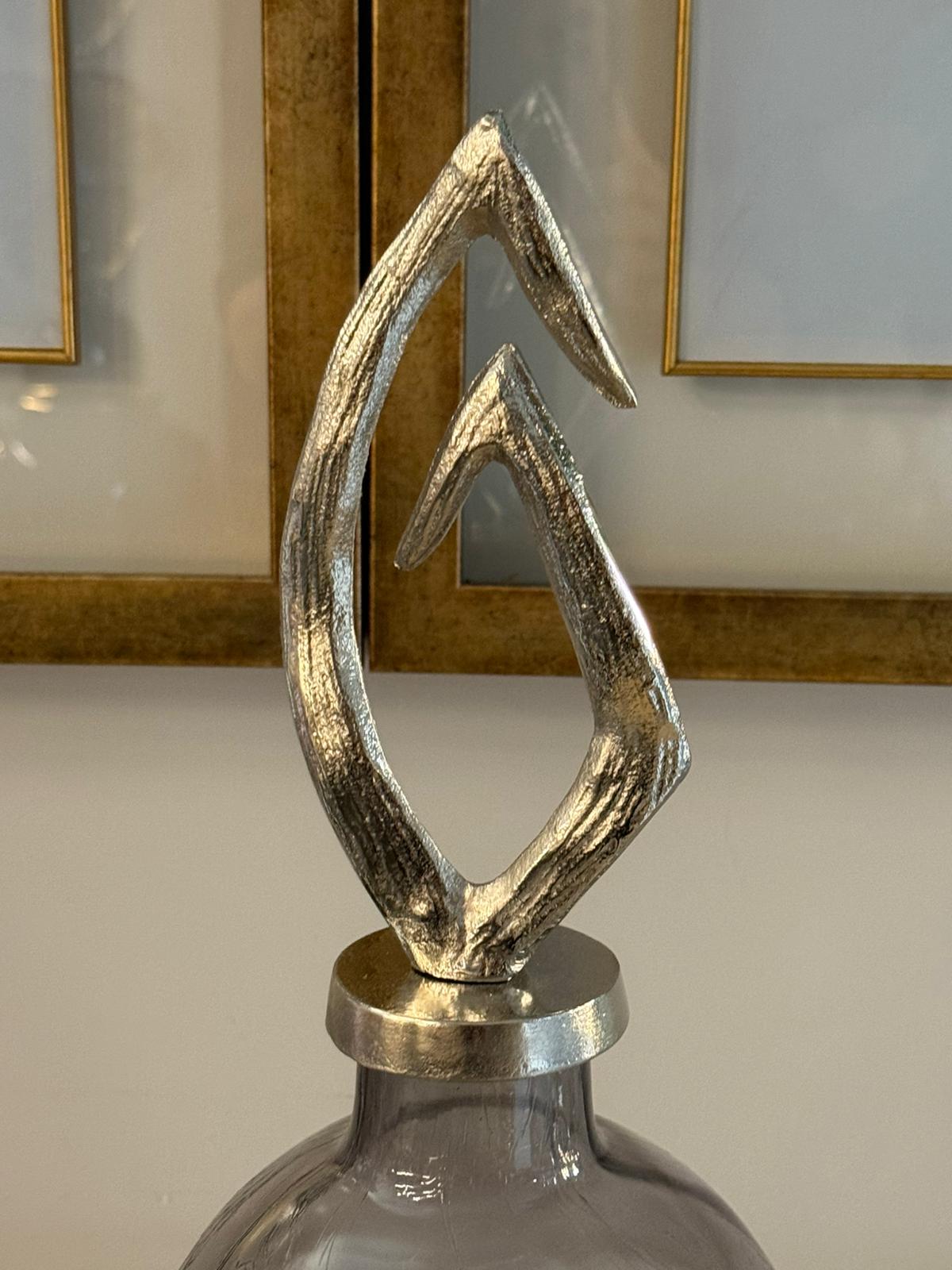 Gümüş Kapaklı Gri Cam Küp