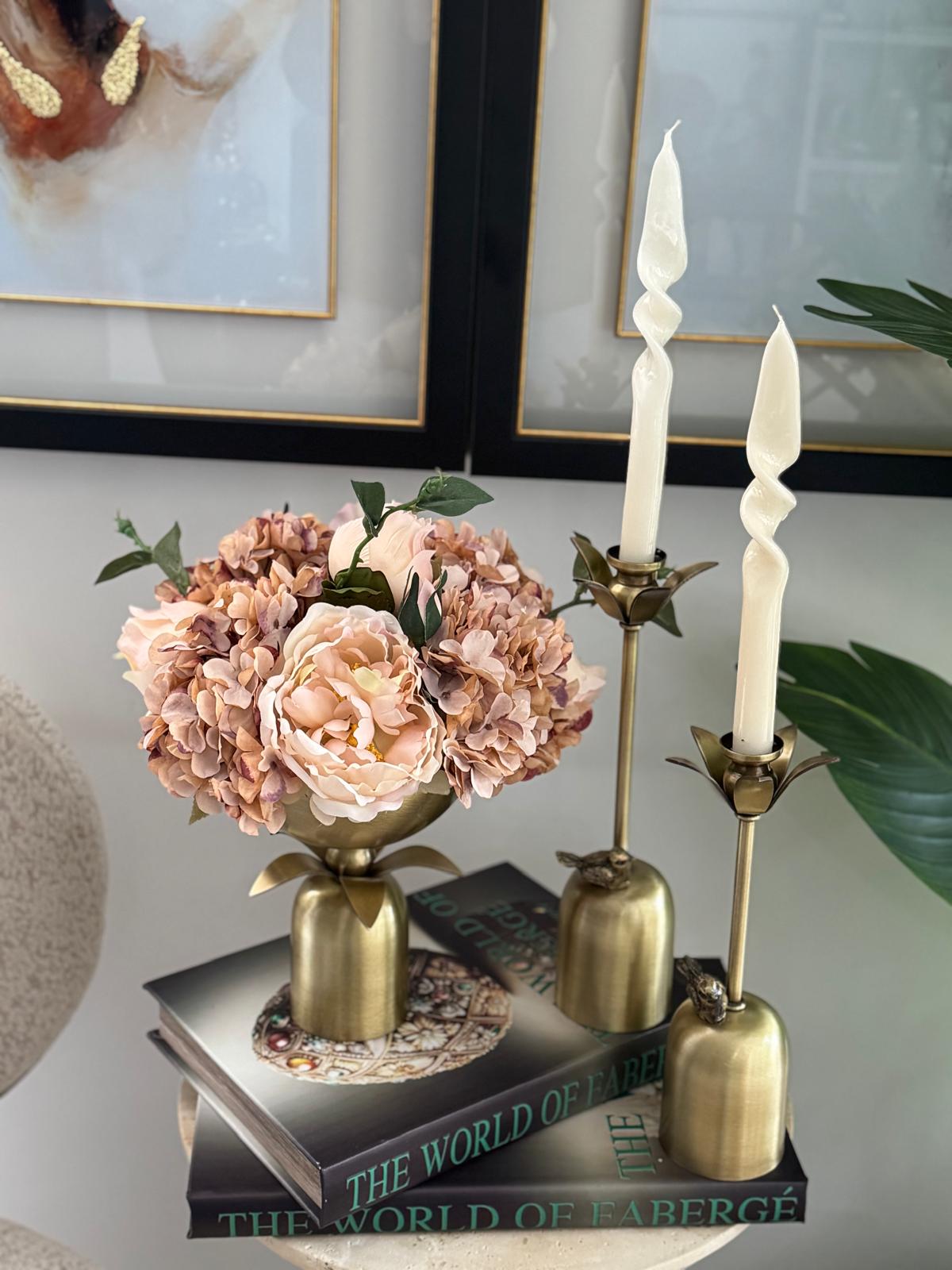 Eskitme Ayaklı Vazoda Yapay Çiçek Aranjmanı