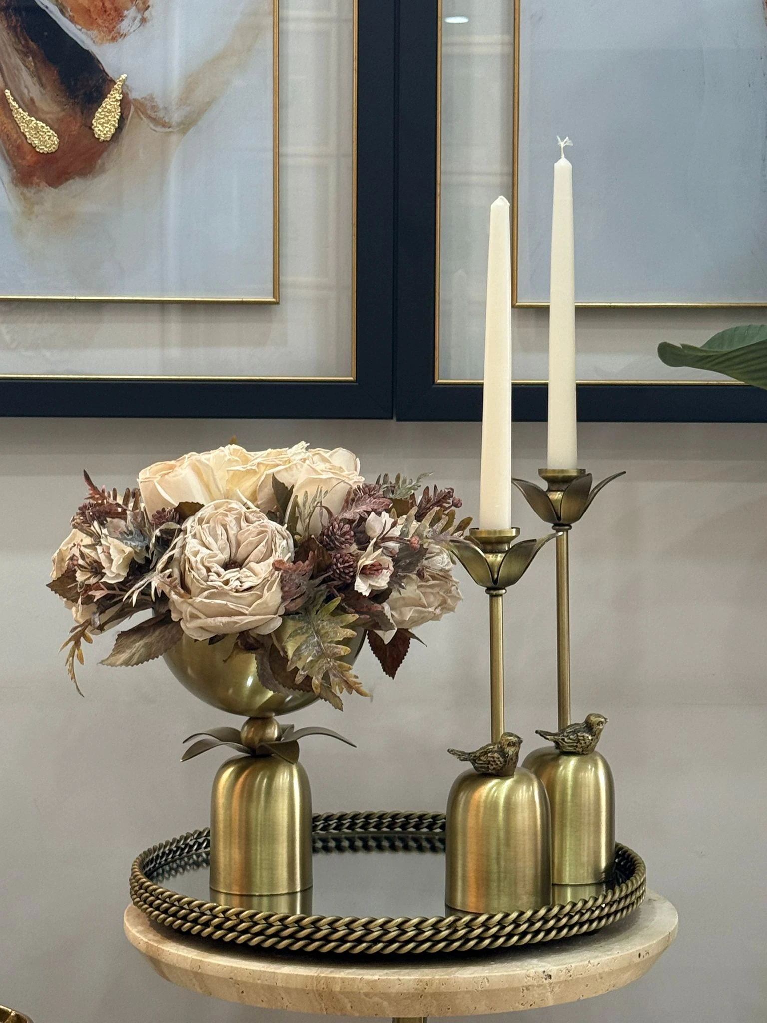 Eskitme Palmiye Ayaklı Çiçek Aranjmanı