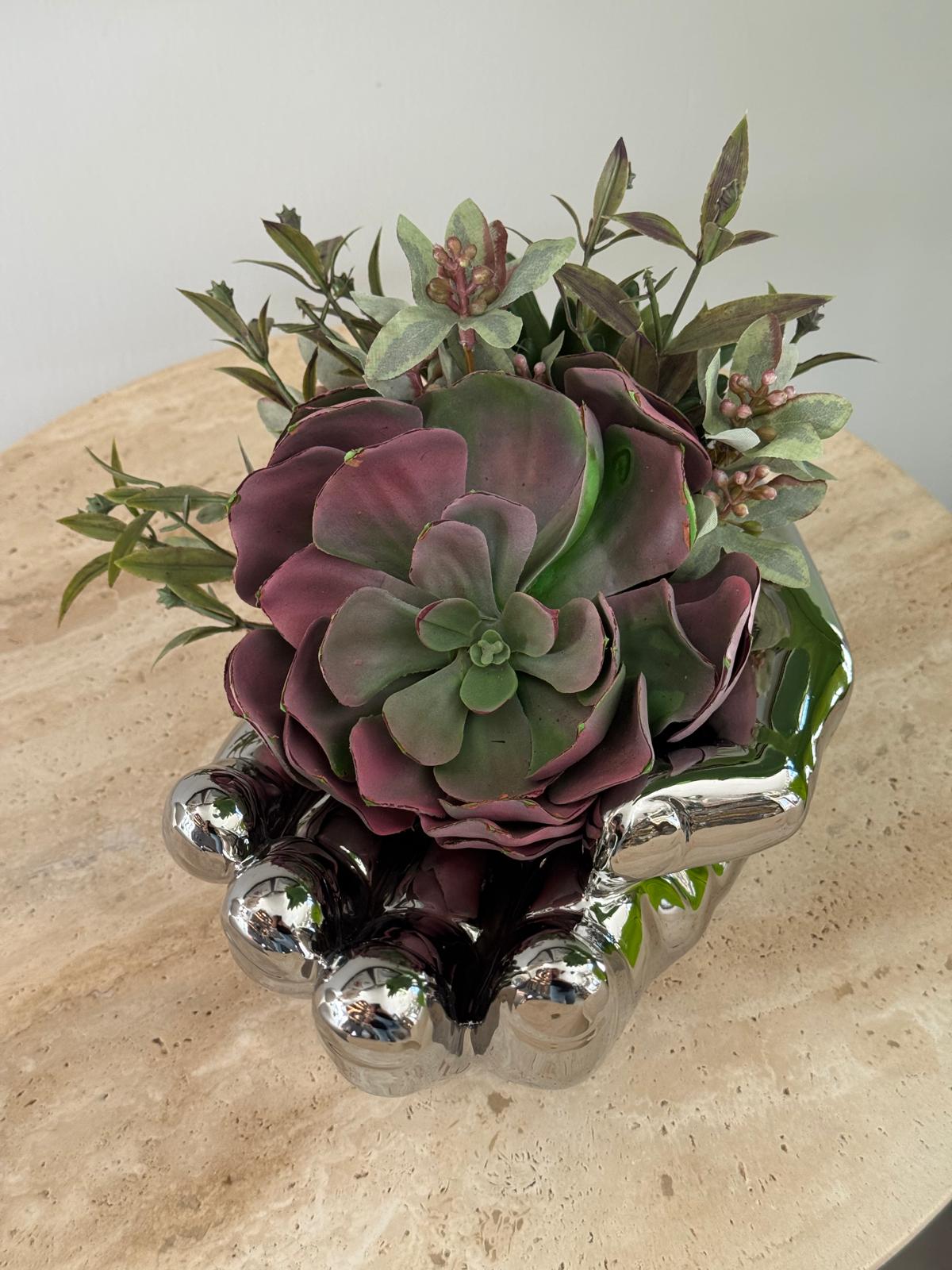 Gümüş El Vazoda Sukulent Çiçek Aranjmanı