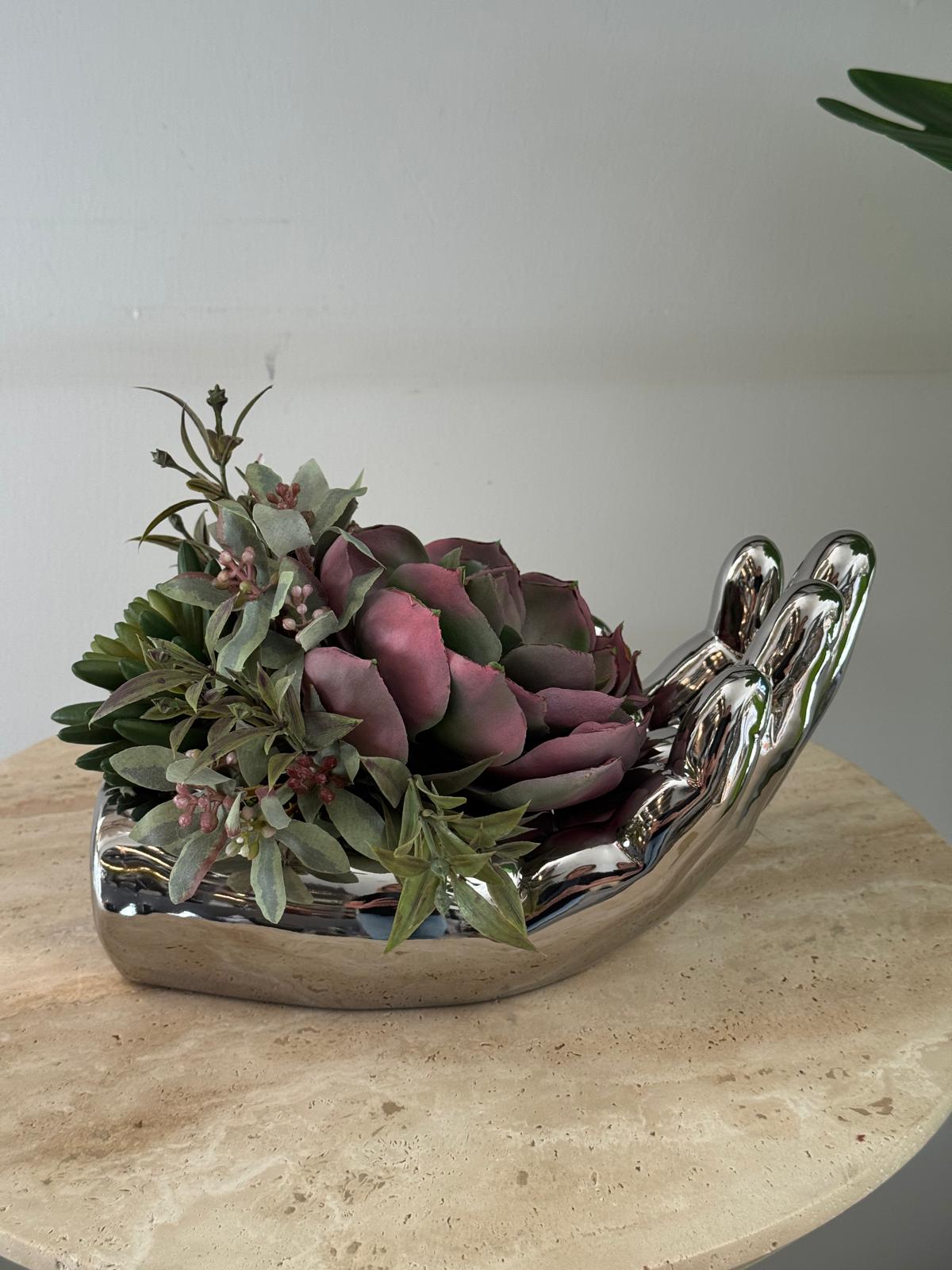 Gümüş El Vazoda Sukulent Çiçek Aranjmanı