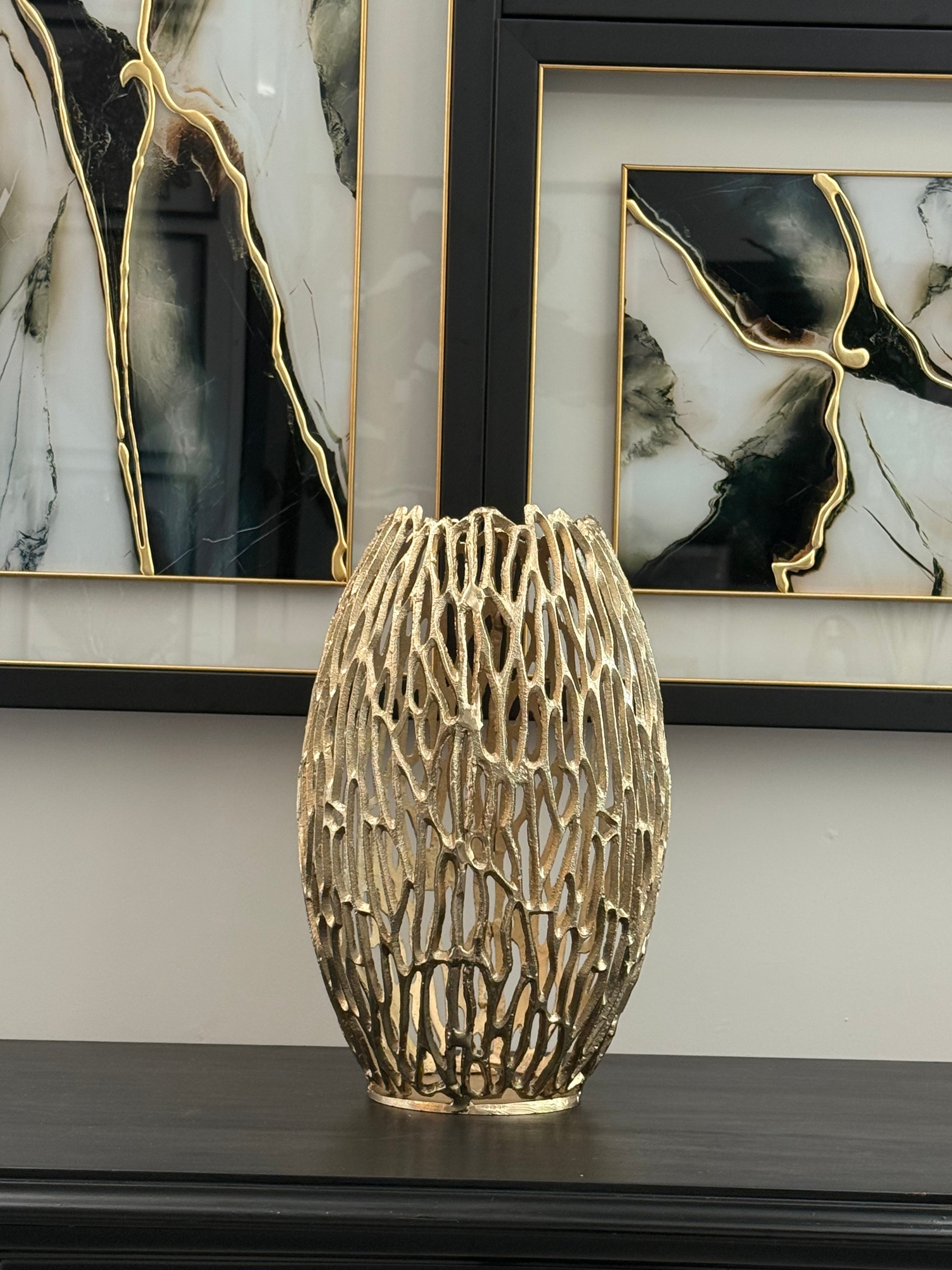 Döküm Vazo Desenli Gold