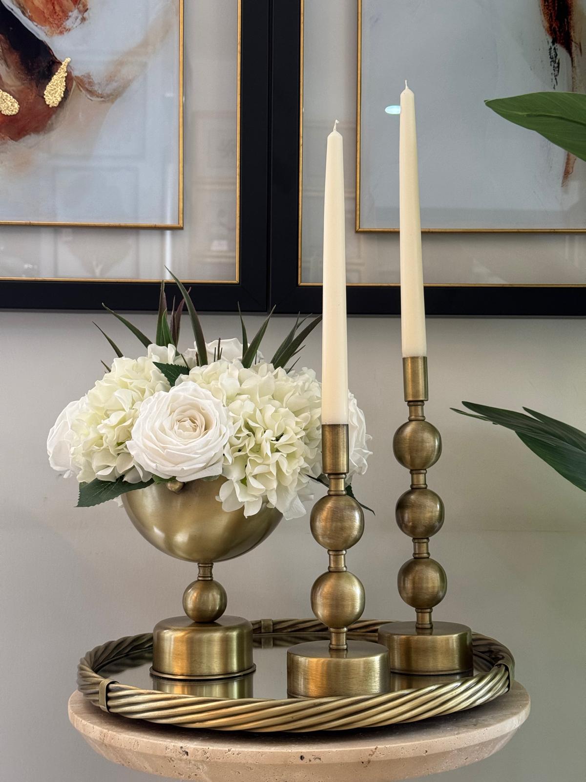 Eskitme Top Detaylı Ayaklı Vazoda Çiçek Aranjmanı 