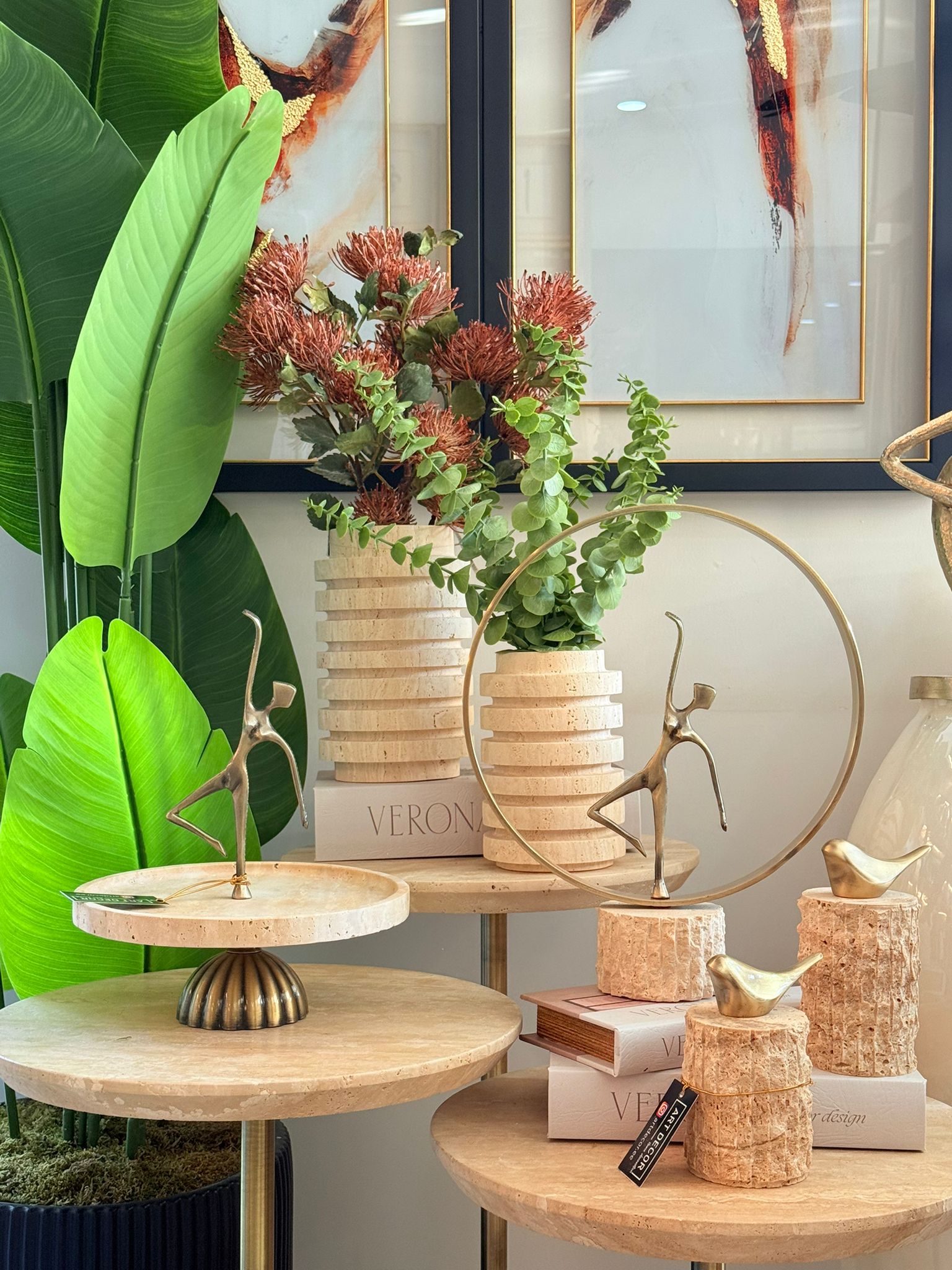 Traverten Halka İçinde Balerin Dekoratif Obje