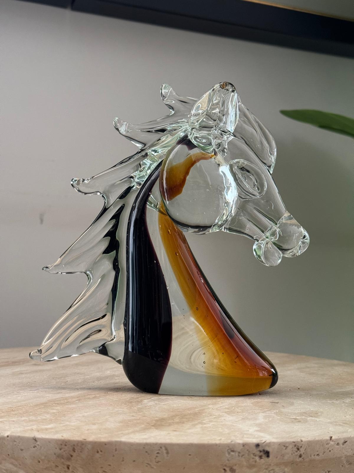 Amber Siyah Cam At Dekor