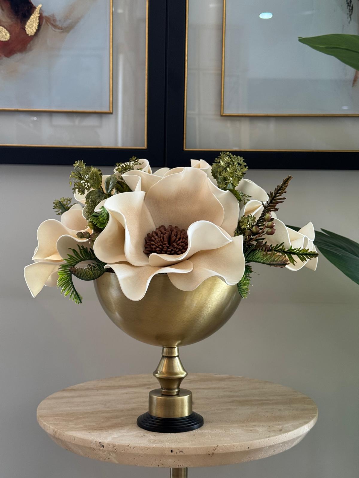 Eskitme Kare Ayaklı Vazoda Lateks Çiçek Aranjman 