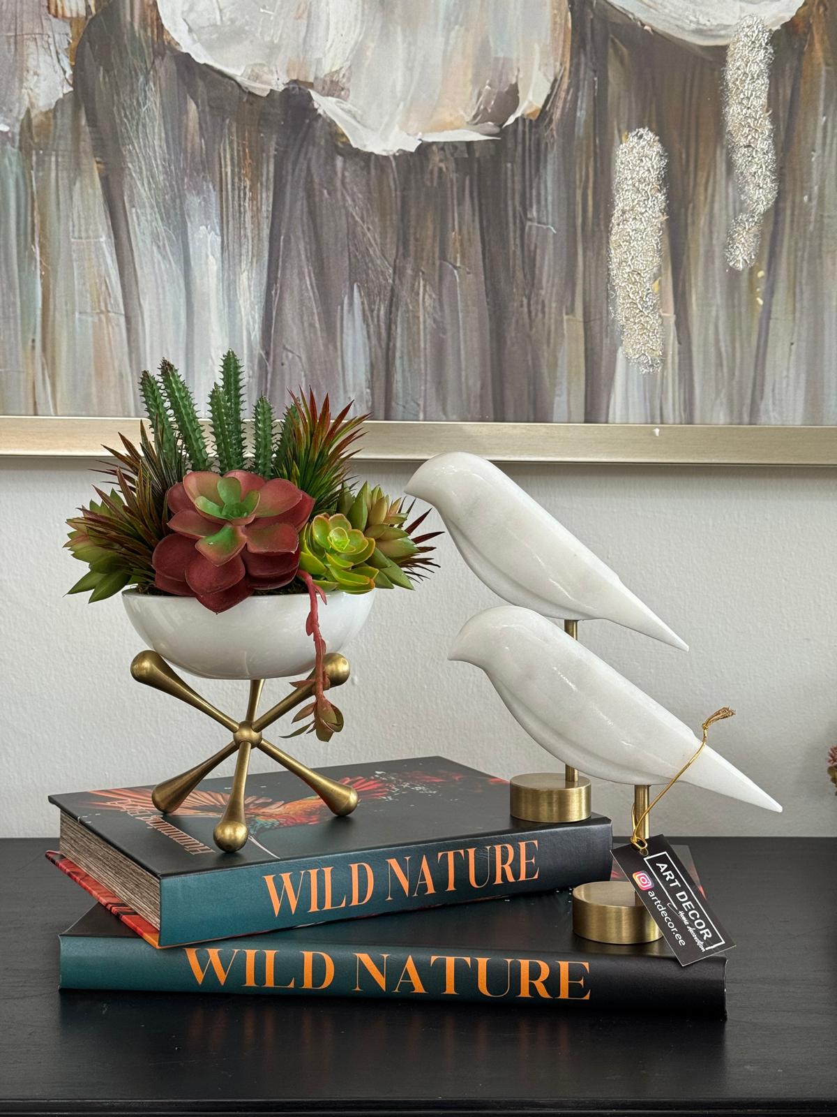 Eskitme Molekül Ayaklı Mermer Kasede Sukulent Çiçek Aranjmanı