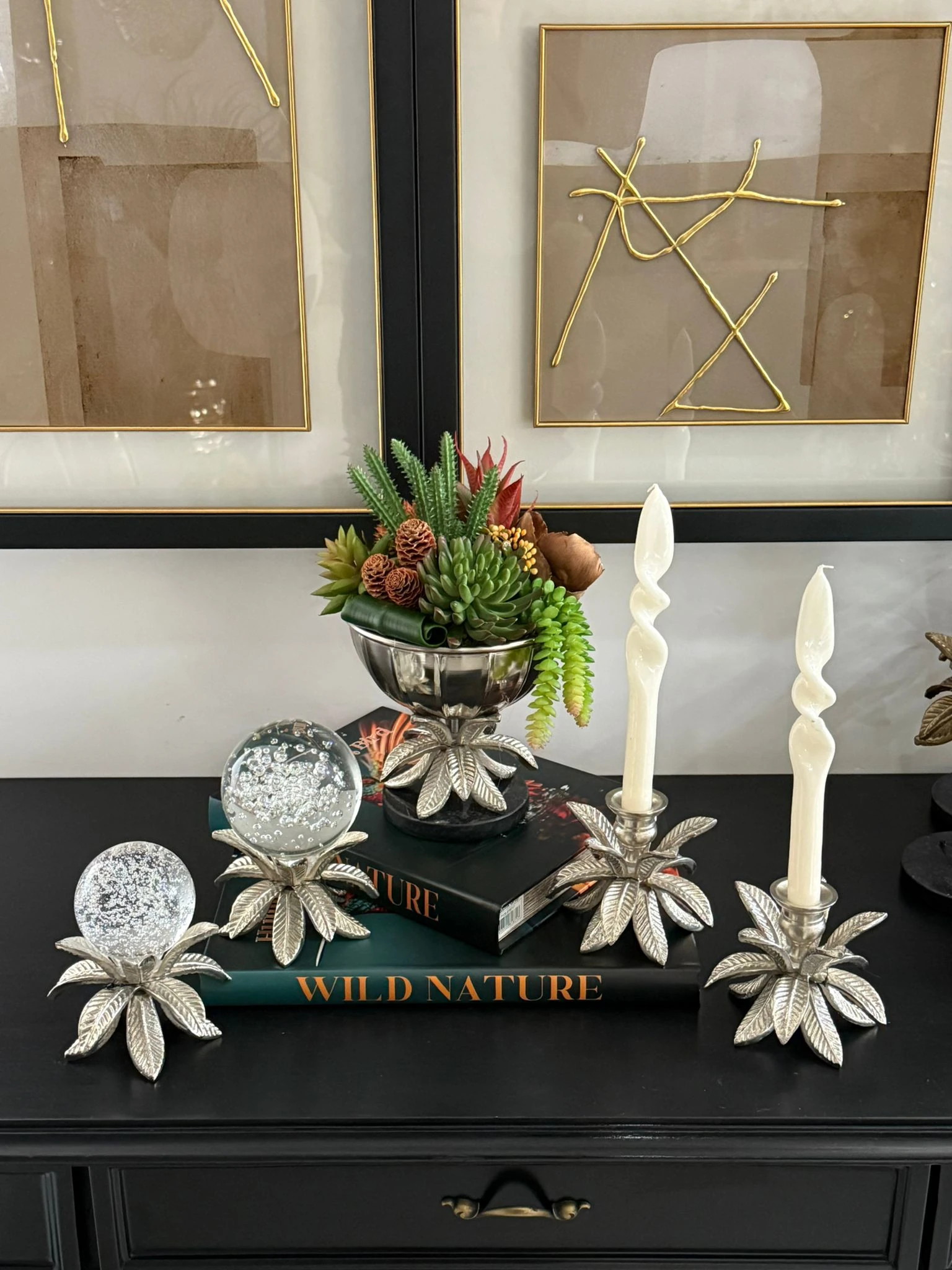 Gümüş Döküm İthal Çiçek Ayaklı Vazoda Sukulent Çiçek Aranjman 