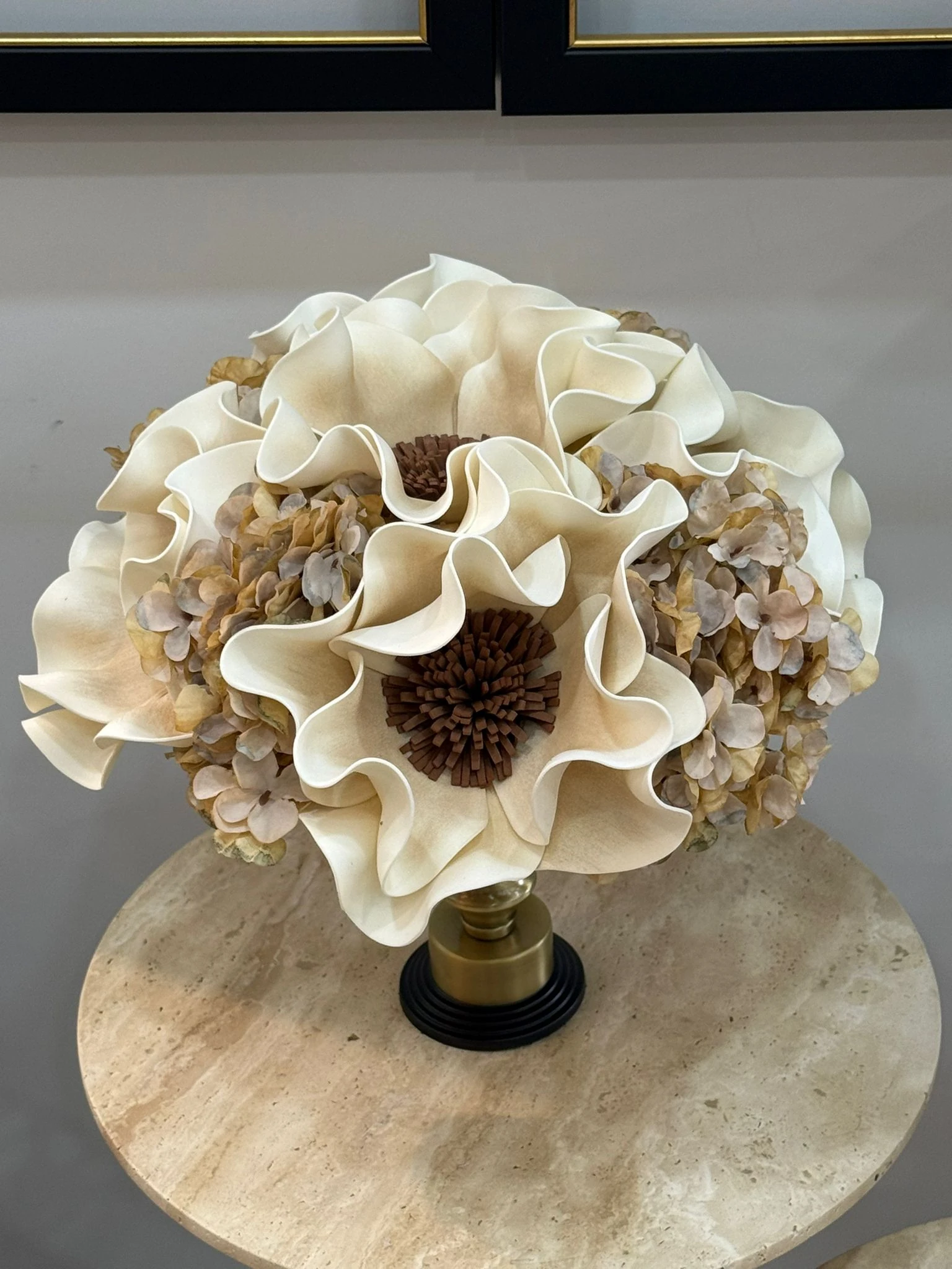 Eskitme Ayaklı Vazoda Lateks Ortanca Çiçek Aranjman 