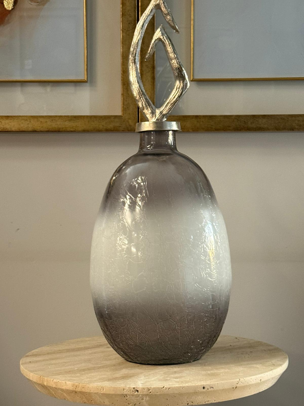 Gümüş Kapaklı Gri Cam Küp