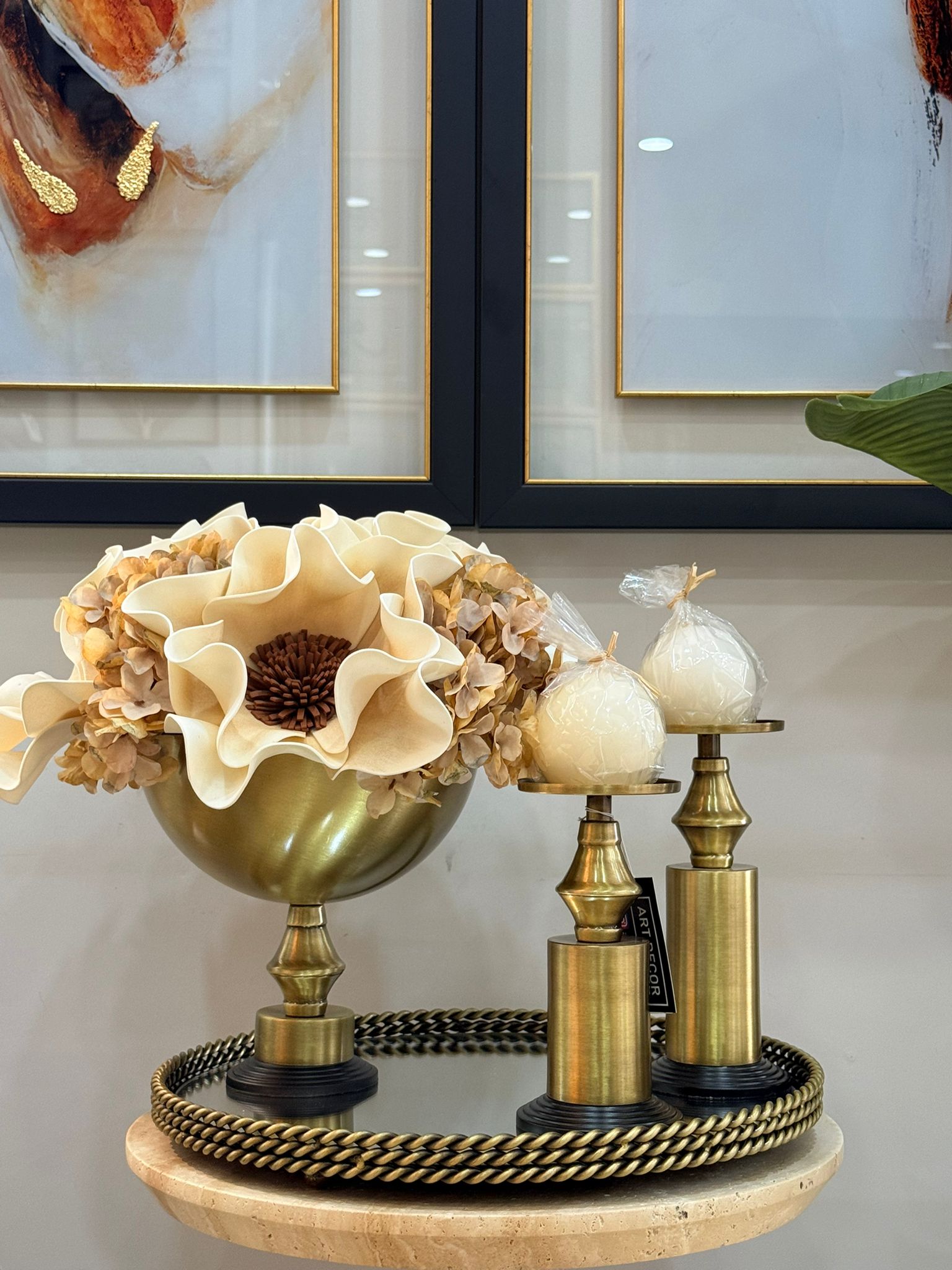 Eskitme Ayaklı Vazoda Lateks Ortanca Çiçek Aranjman 