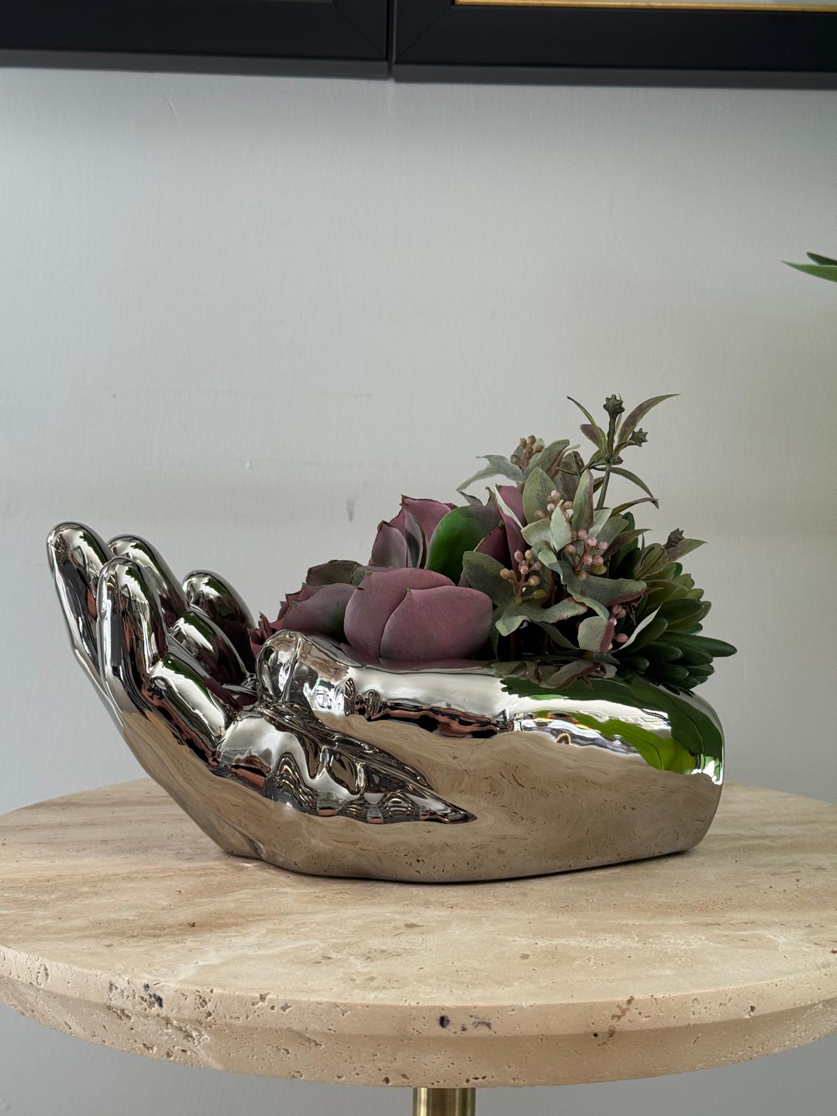 Gümüş El Vazoda Sukulent Çiçek Aranjmanı