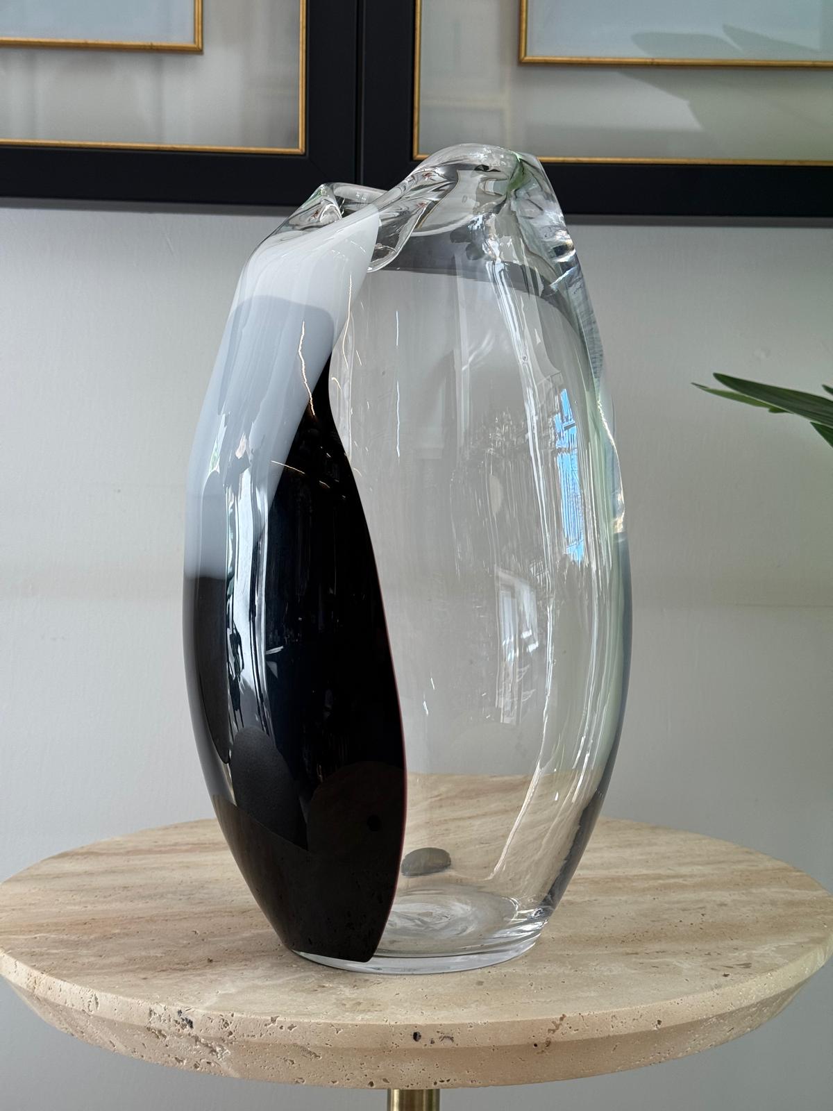 Siyah  Beyaz Cam Vazo