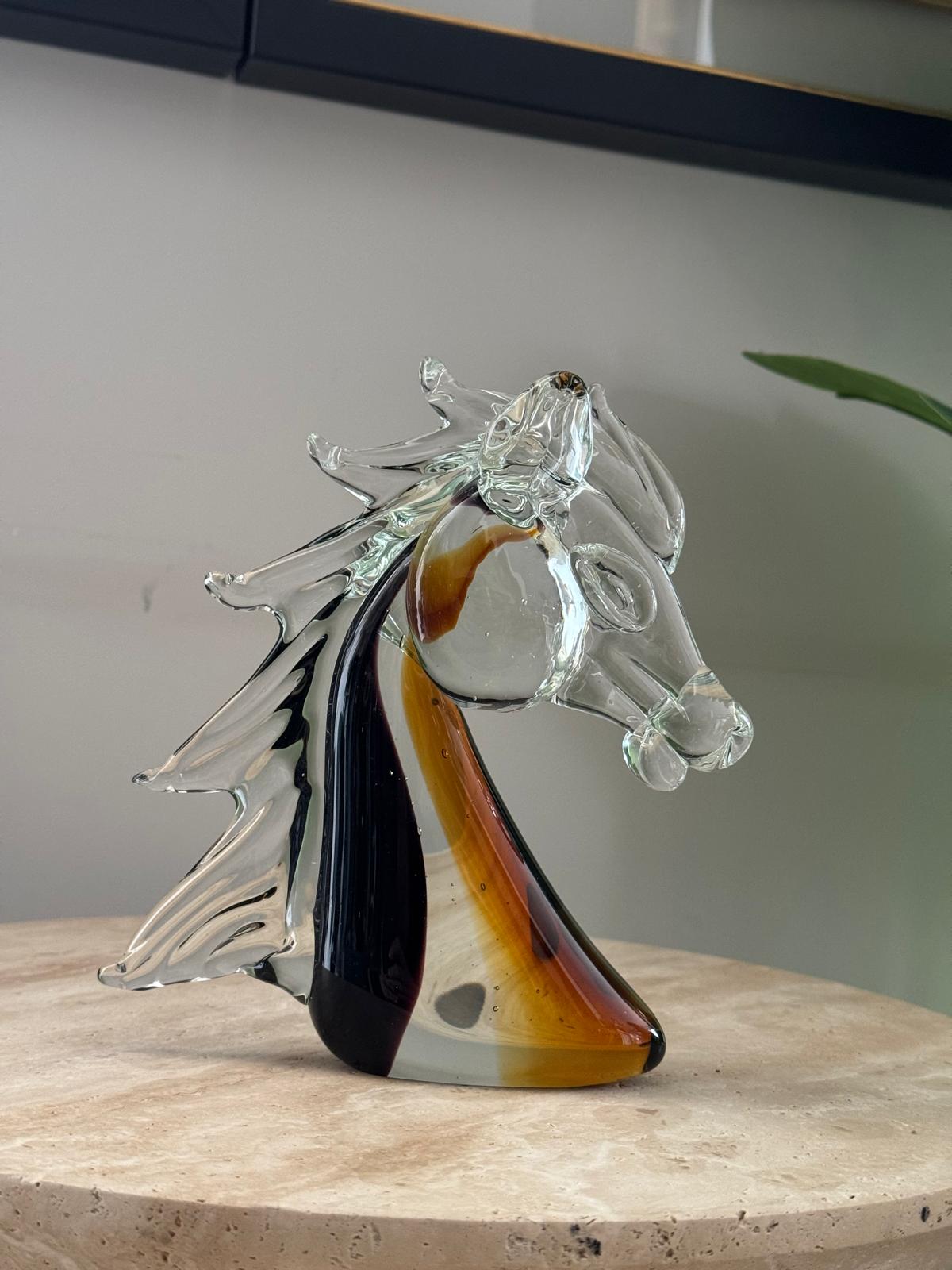 Amber Siyah Cam At Dekor