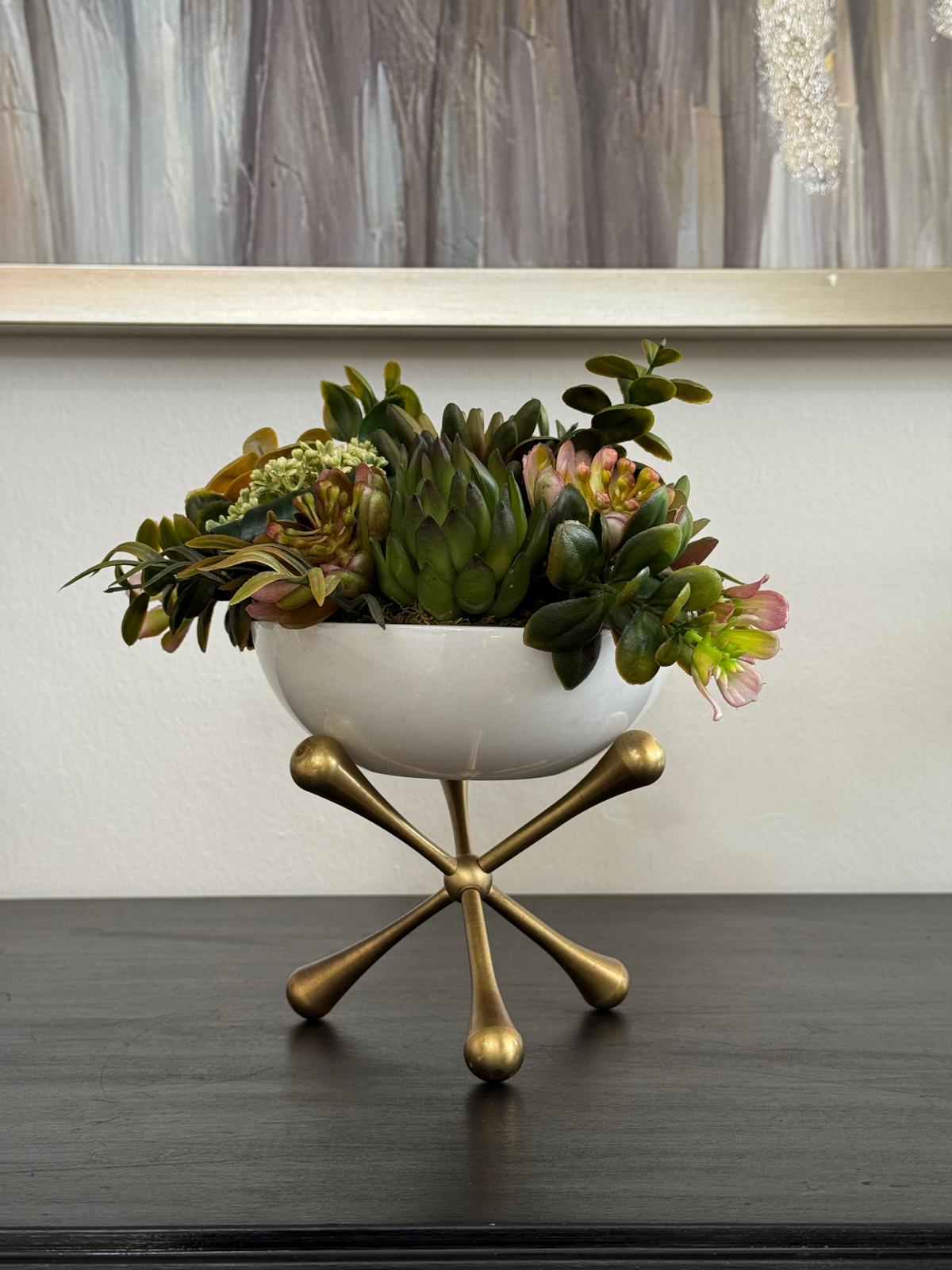 Eskitme Molekül Ayaklı Mermer Kasede Sukulent Çiçek Aranjmanı