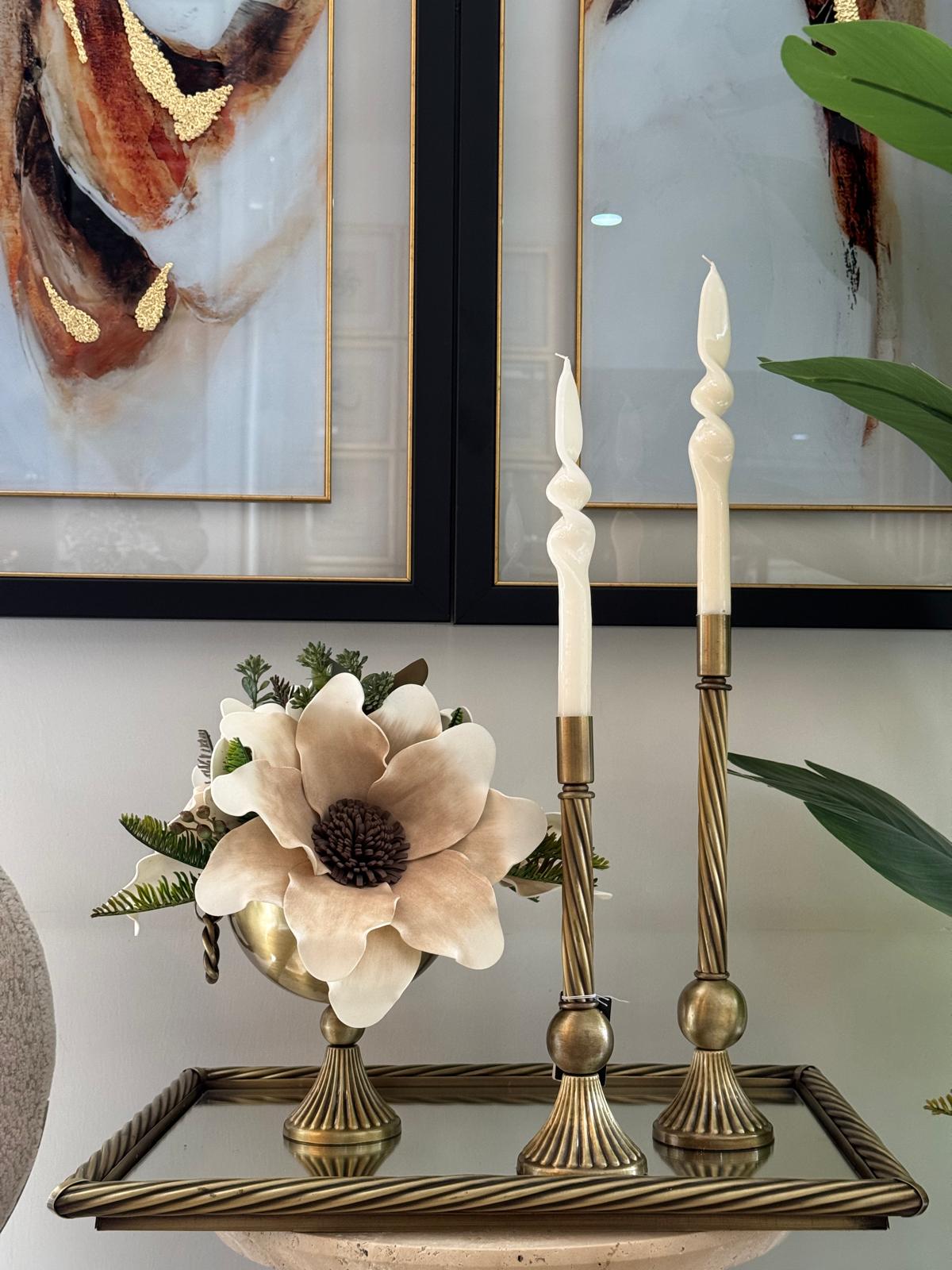 Eskitme Burgu Ayaklı Vazoda Lateks Çiçek Aranjnanı