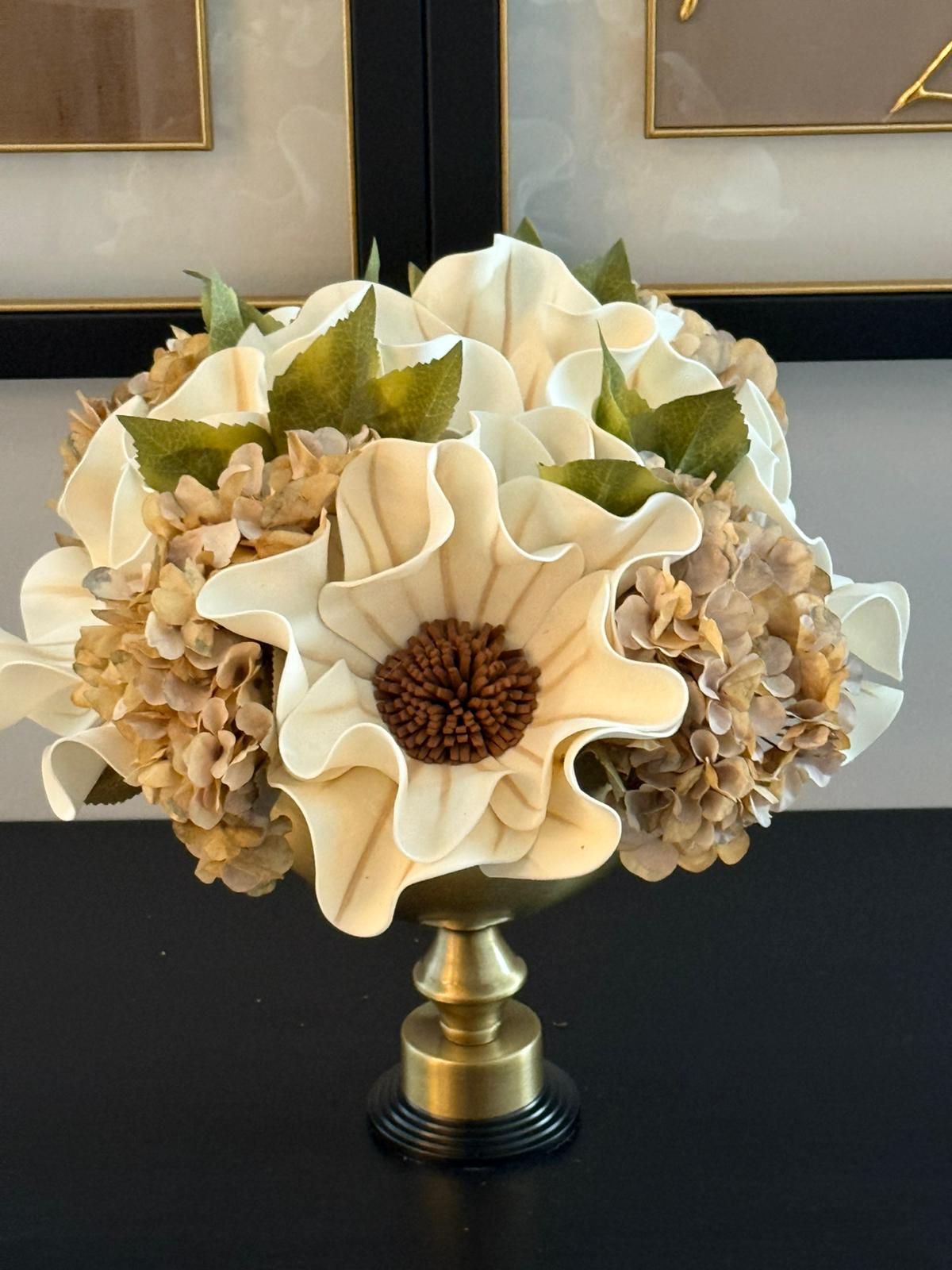 Eskitme Ayaklı Vazoda Lateks Ortanca Çiçek Aranjman 