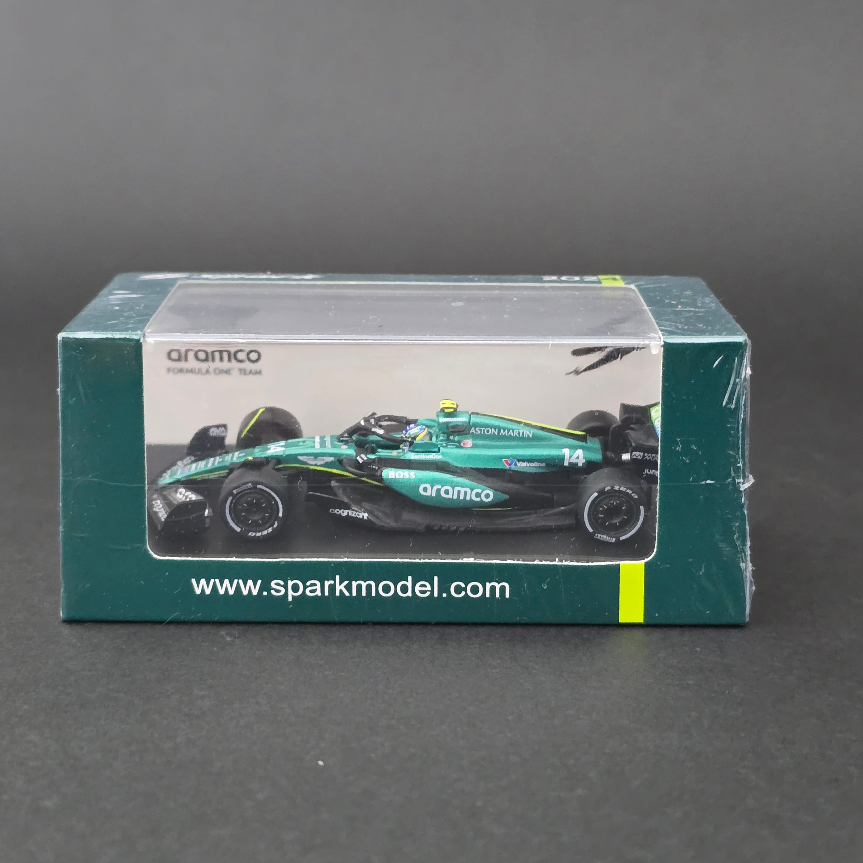 1:64 Aston Martin AMR24 Fernando Alonso 2024 Jelatinli Kutu