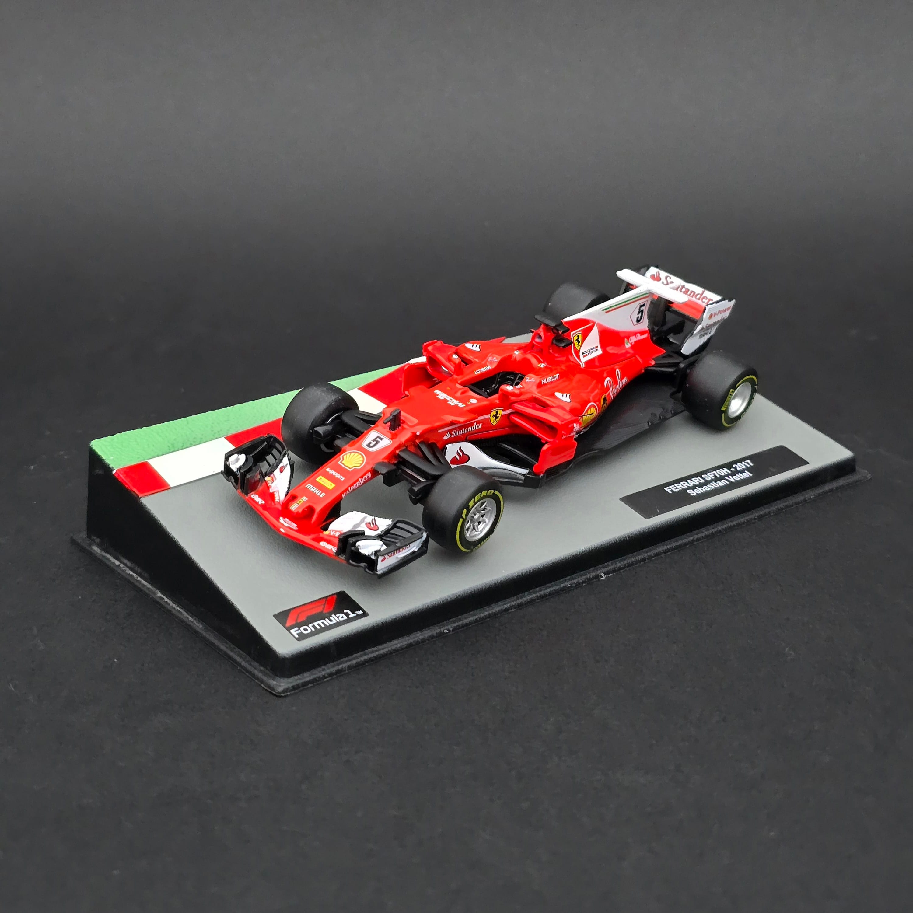 1:43 Ferrari SF70H Sebastian Vettel 2017