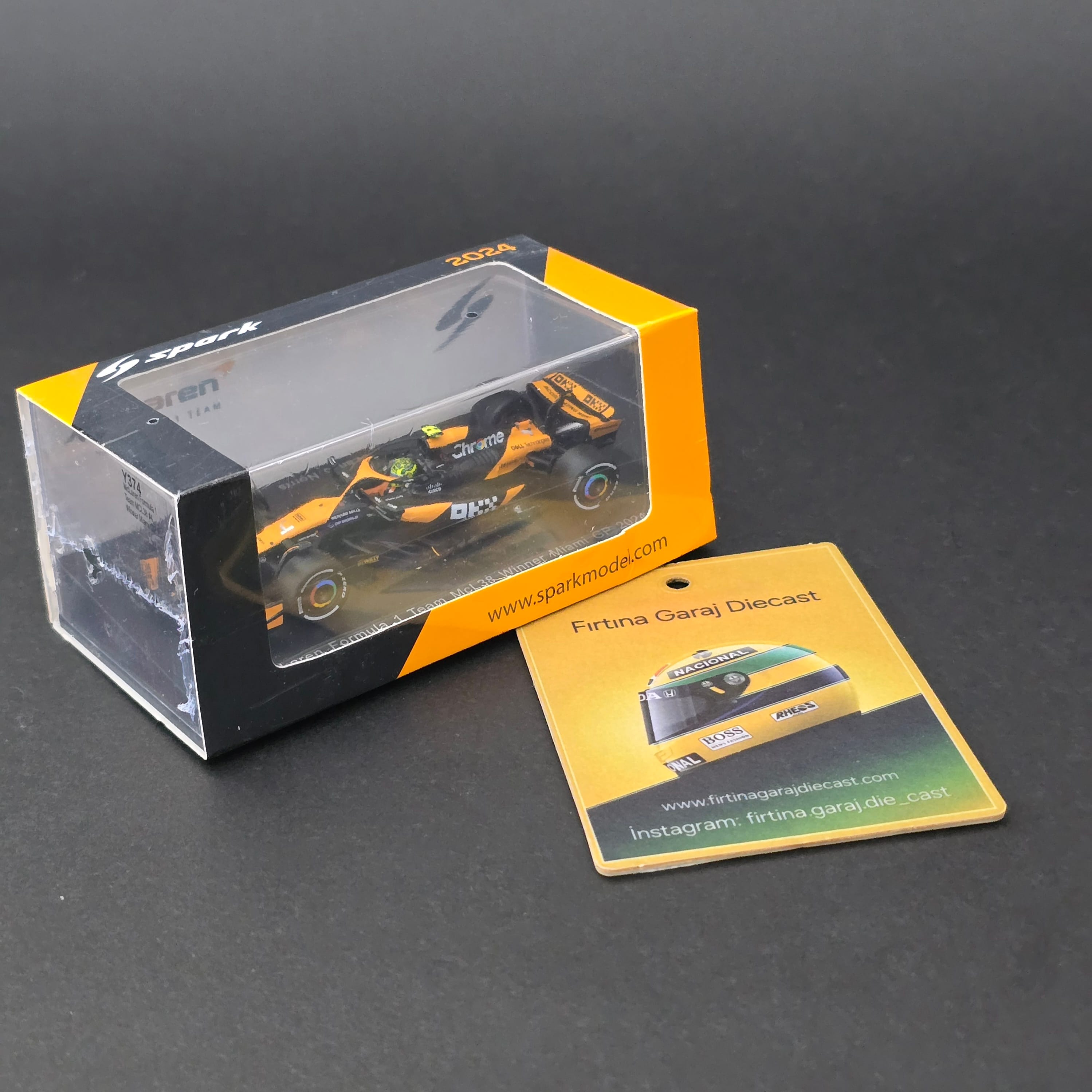 1:64 Mclaren MCL38 Lando Noris 2024 Jelatinli Kutusunda 