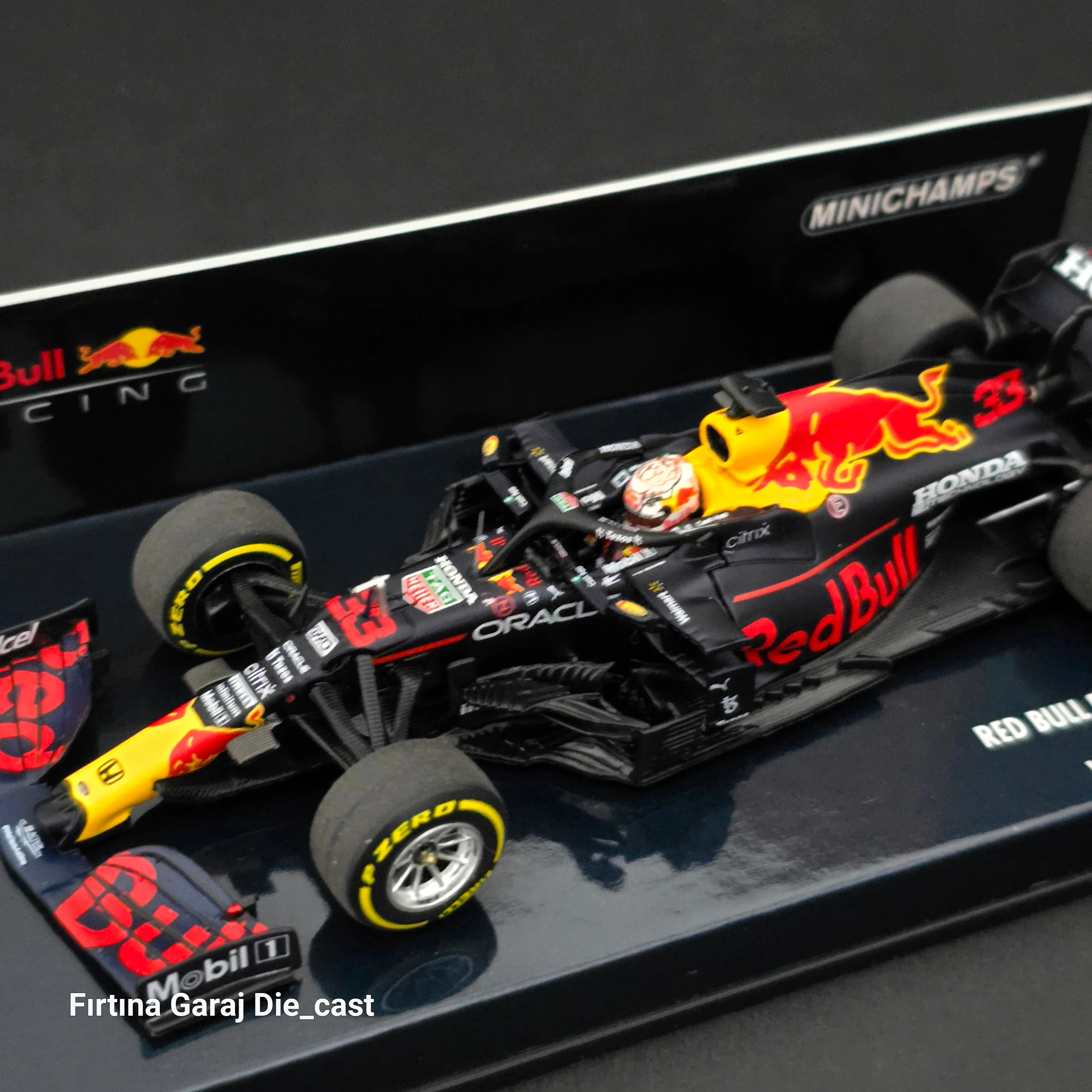 1:43 Minichamps Redbull Honda RB16B 2021 Dünya Şampiyonu Max Verstappen 