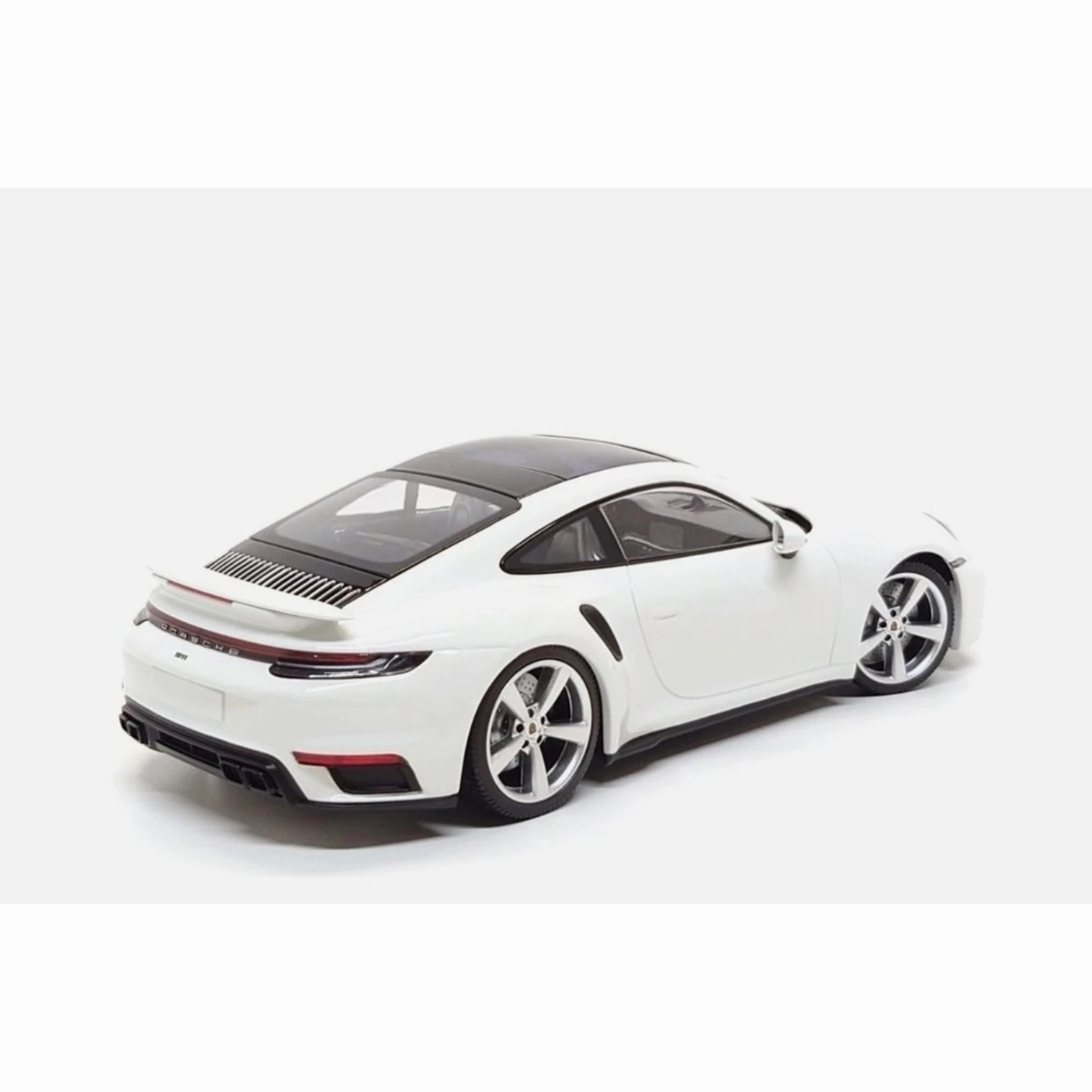 1:18 Minichamps Porsche 911 Turbo S