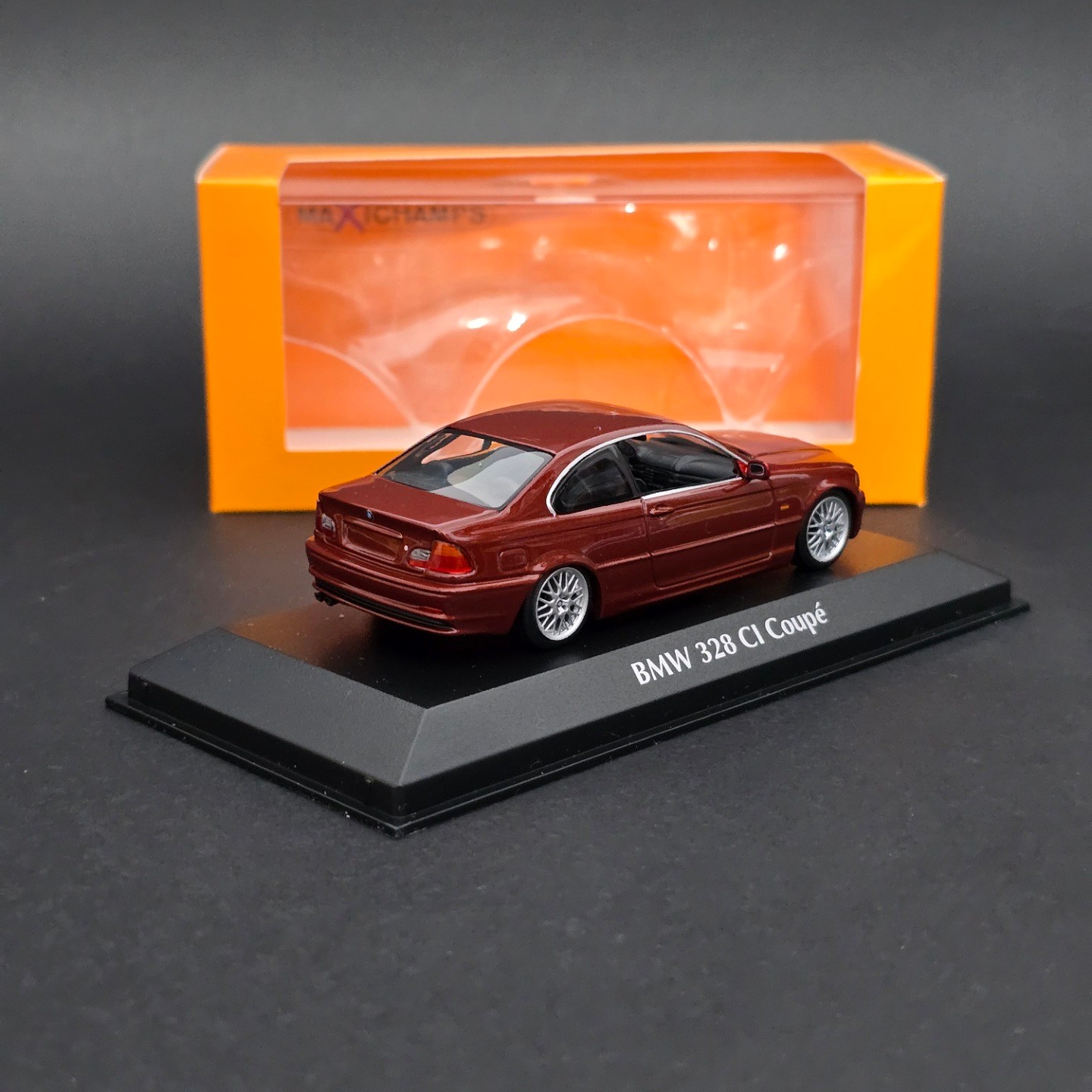 1:43 BMW 328ci E46 